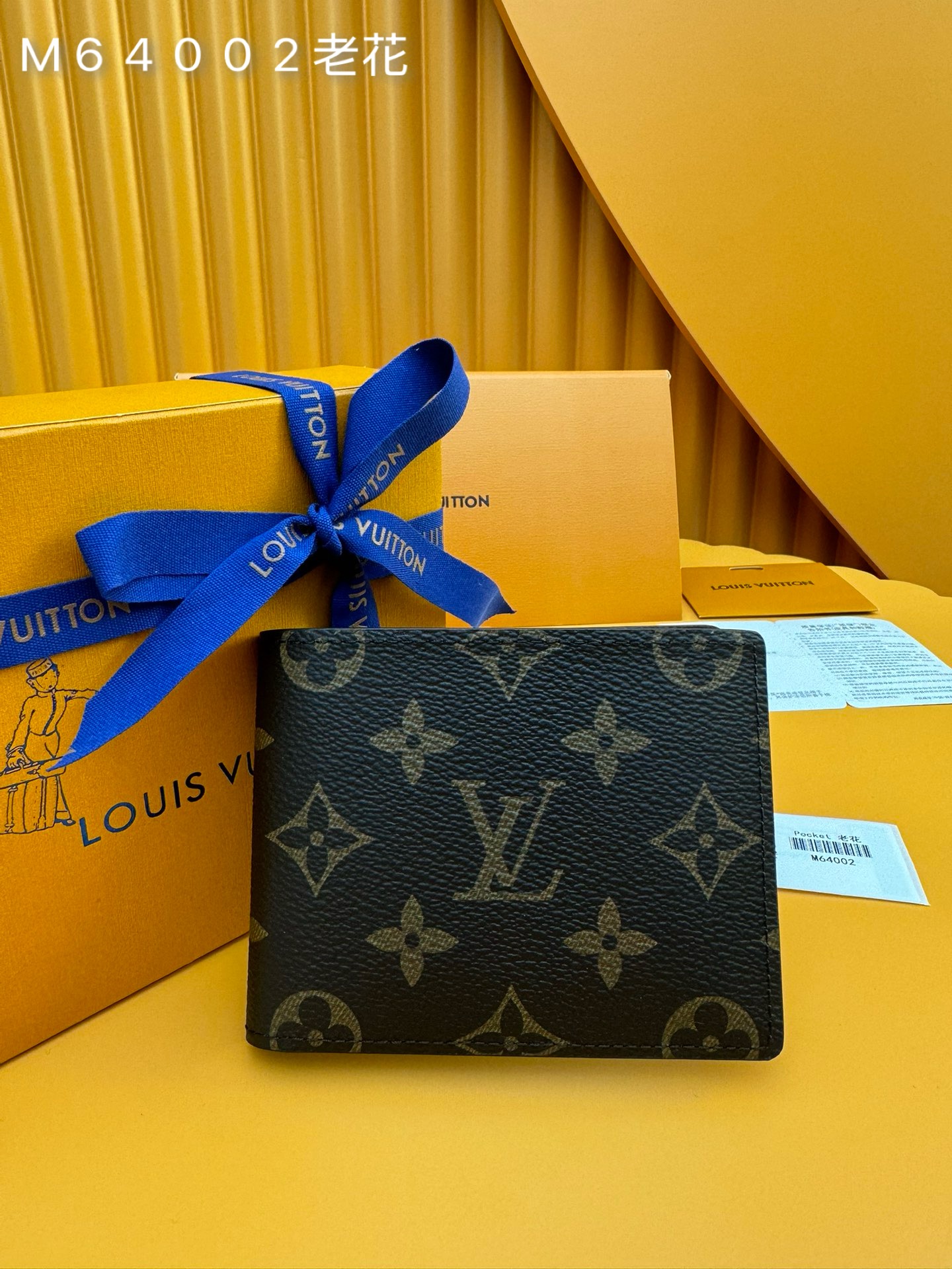 NO:673867,M64002 Presbyopia 'Special Duty Free' [Official special edition·First-class material·All-steel hardware·French chip·Full set of packaging] This wallet made of coated canvas is small and slim, which can accommodate daily belongings, but can be easily stored in the front pocket or back pocket of clothing. This wallet has a transparent interlayer for ID. 11.0x8.5x1.0cm, LV wallet, louis vuitton, wallets19860909M64002老花 《特級免稅》[官方专版·一級材料·全鋼五金·法国芯片·全套包裝］ 这款以涂层帆布打造的钱包小巧而纤薄,可容纳日常随身物,却又能轻易收纳入衣物前口袋或后口袋.这款钱包设有装ID的透明夹层.11.0x8.5x1.0cm,LV钱包,louis vuitton,wallets,欧美剧