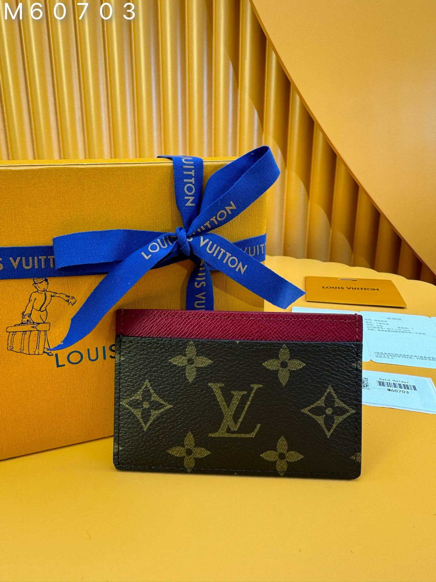 NO:674345,M60703 'Special Duty Free' [First-class material·All steel hardware·French chip·Full set of packaging] Canvas card holder, simple and fashionable design, can be easily put into the pocket of clothes. It has three compartments for placing credit cards, travel cards or business cards, etc. 11.0x7.0x0.6cm, LV wallet, louis vuitton, wallets19860909M60703 《特級免稅》[一級材料·全鋼五金·法国芯片·全套包裝］帆布制卡片夹,设计简约而时髦,可轻易放入衣服口袋. 设有三个夹层,可供放置信用卡、乘车卡或名片等.11.0x7.0x0.6cm,LV钱包,louis vuitton,wallets,欧美剧