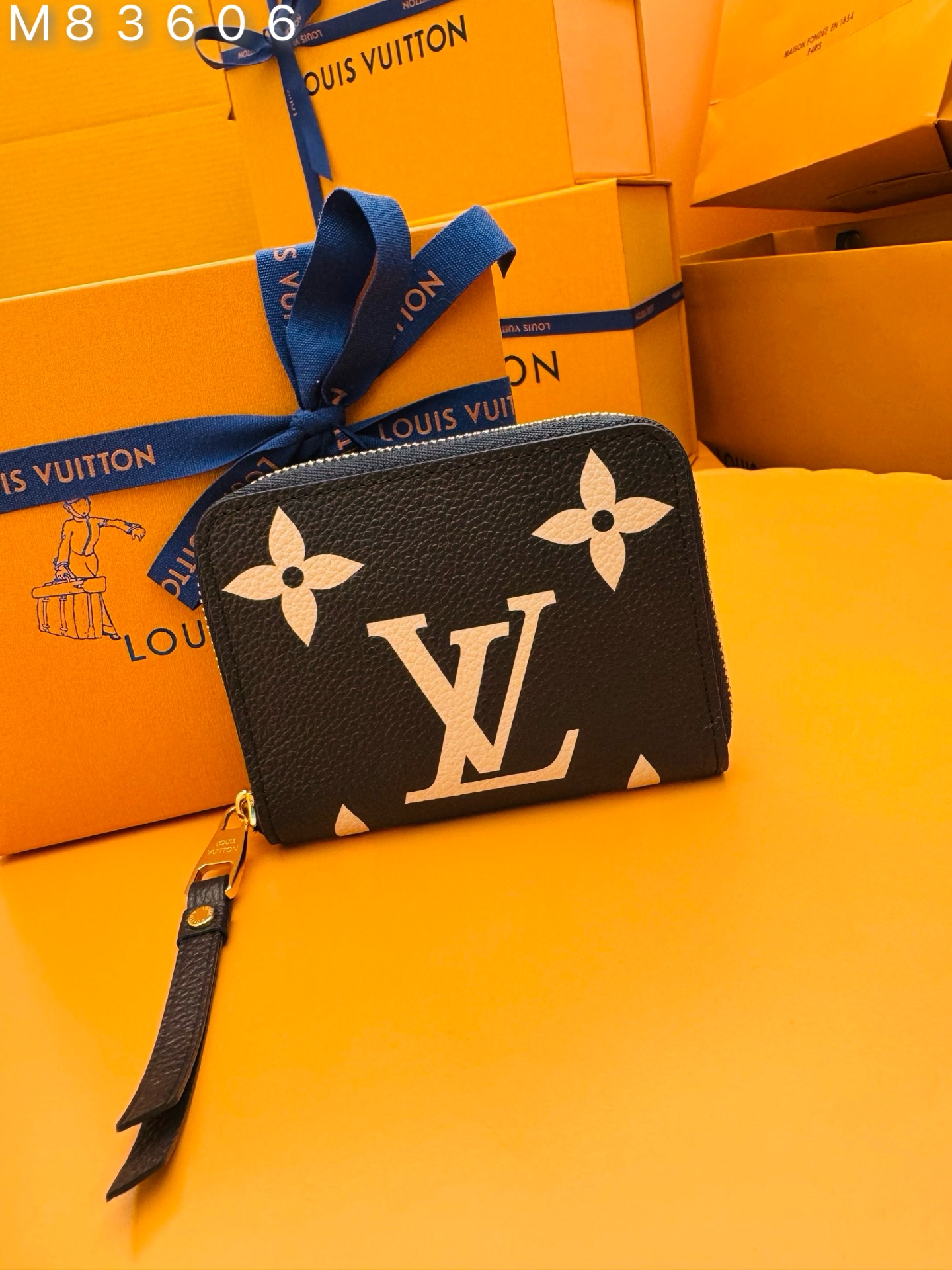 NO:674342,M83606 'Special Duty Free' [Official Special Edition·First Class Material·All Steel Hardware·163 Chips·Complete Packaging] This season's Zippy wallet version, made of soft two-tone Monogram printed leather, stands out for its nautical style. This piece, square in shape, includes a practical peripheral zipper with leather zipper. This compact accessory has enough space to carry cards, banknotes and coins. 11 x 8.5 x 2cm, LV wallet, louis vuitton,wallets19860909M83606《特級免稅》[官方专版·一級材料·全鋼五金·163芯片·全套包裝］本季的Zippy钱包版本,用柔软的双色Monogram印花皮革制成,以其航海风格脱颖而出.这件作品,呈正方形,包括一个实用的外围拉链,带皮革拉链.这款紧凑的配件具有足够的空间来携带卡片,钞票和硬币.11 x 8.5 x 2cm,LV钱包,louis vuitton,wallets,欧美剧