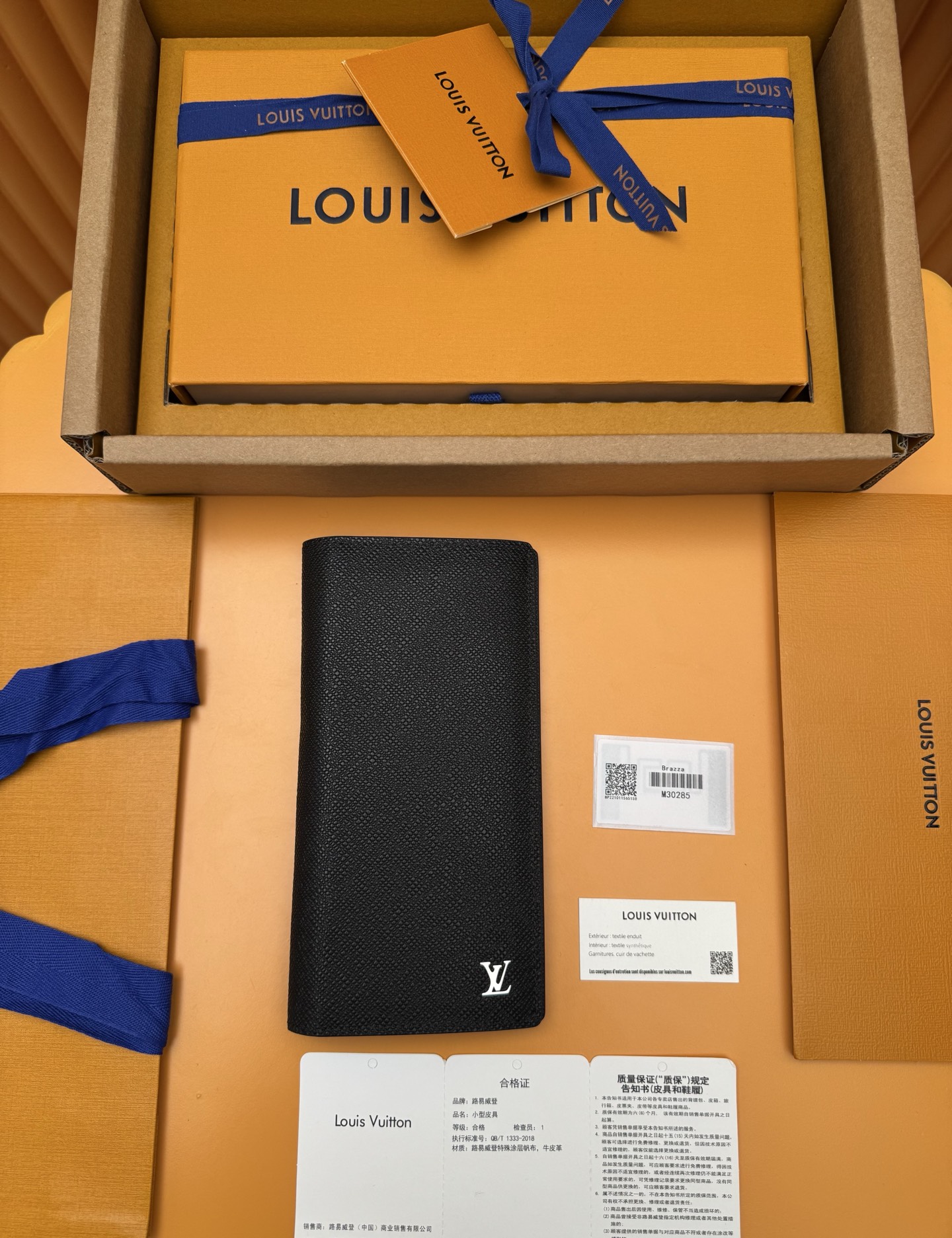 NO:769283,M30285 'Special Duty Free' [Official Special Edition·First Class Material·All Steel Hardware·Dynamic Chip·Full Packaging] Classic 'Porto Foy Brazza' using the iconic Taiga leather. It is frosted and dyed into deep fine-grained leather, which is soft and sturdy. The smooth-designed interior is lined with leather and equipped with multiple slots, pockets and compartments. From credit cards, banknotes, coins to receipts, all necessities are well organized. 10x19x2cm, LV wallet, louis vuitton,wallets19860909M30285 《特級免稅》[官方专版·一級材料·全鋼五金· 动态芯片·全套包裝］使用標誌性泰加皮革的古典“波爾圖弗伊·布拉扎”.用磨砂加工,染成深沉的細紋皮革,柔軟堅固.光滑設計的內部採用皮革內襯,配有多個插槽、口袋和隔間.從信用卡、紙幣、硬幣到收據,所有必需品都能妥善整理.10x19x2cm,LV钱包,louis vuitton,wallets,欧美剧