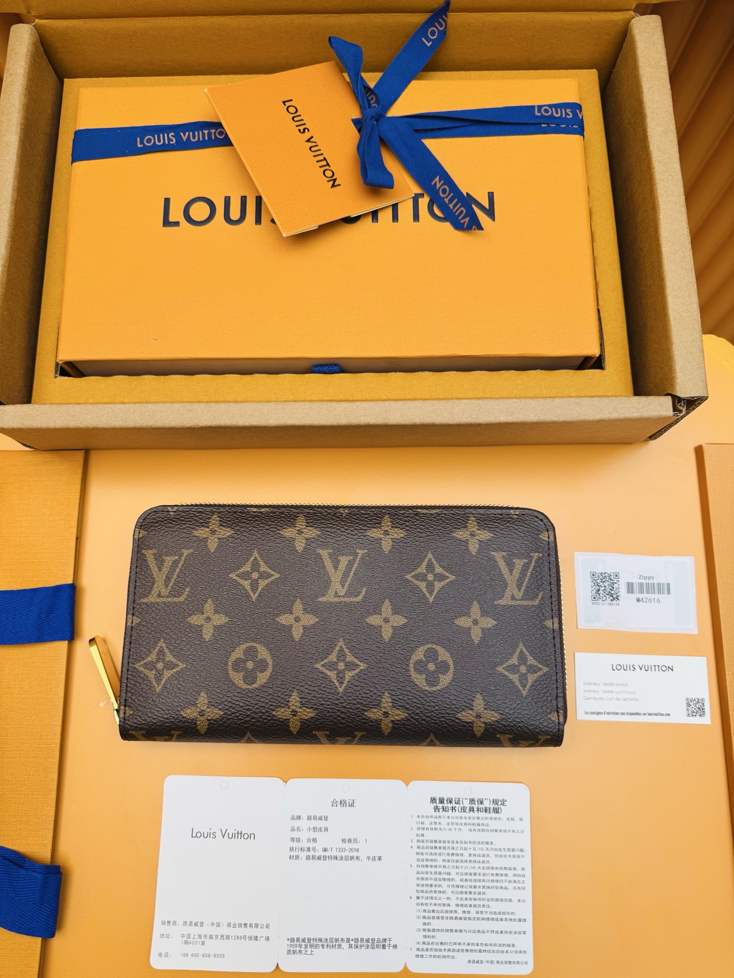 NO:674339,M42616 'Special Duty Free' [Official Edition·First Class Material·All Steel Hardware· Dynamic chip·Full package] As one of Louis Vuitton's representative works, this Zippy zipper wallet is made of Monogram canvas and is practical. It contains spacious compartments, a zippered coin pocket and multiple credit card slots. The wallet is named for its strong wraparound zipper and is lined with grained leather. It is fully functional and can also be used as a clutch. 19.5x10.5x2.5cm, LV wallet, louis vuitton, louis vuitton,wallets,handbag19860909M42616 《特級免稅》[官方专版·一級材料·全鋼五金· 动态芯片·全套包裝］作为路易威登代表性作品之一,此款Zippy拉链钱夹由Monogram帆布制成,具有实用性,包含宽敞隔层、一个拉链硬币袋和多个信用卡槽.该钱夹因其牢靠的环绕式拉链而得名,配有粒面皮革内衬.功能齐全,亦可用作手拿包.19.5x10.5x2.5cm,LV钱包,louis vuitton,louis vuitton,wallets,handbag,欧美剧