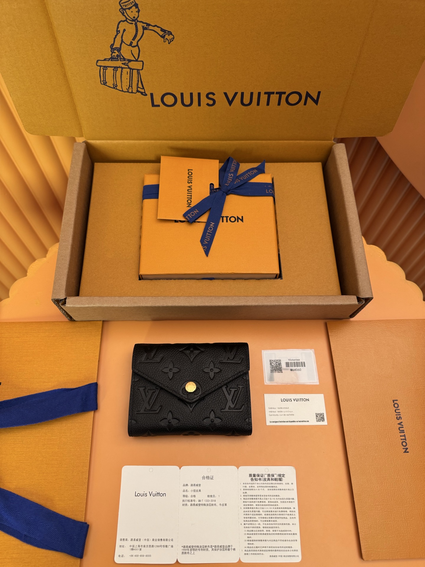 NO:674534,M64060 'Special Duty Free' [Official special edition·First-class material·All-steel hardware·Dynamic chip·Full set of packaging] Wallet is made of luxurious embossed leather, fashionable in style, and extremely practical design to ensure safe storage and easy access of credit cards and personal belongings. 12x9.5x2.5cm, LV wallet, louis vuitton, wallets19860909M64060 《特級免稅》[官方专版·一級材料·全鋼五金· 动态芯片·全套包裝］钱夹采用奢华的压纹皮革制作,风格时尚,而极为实用的设计确保信用卡与私人财物安全存放、取用便捷.12x9.5x2.5cm,LV钱包,louis vuitton,wallets,欧美剧