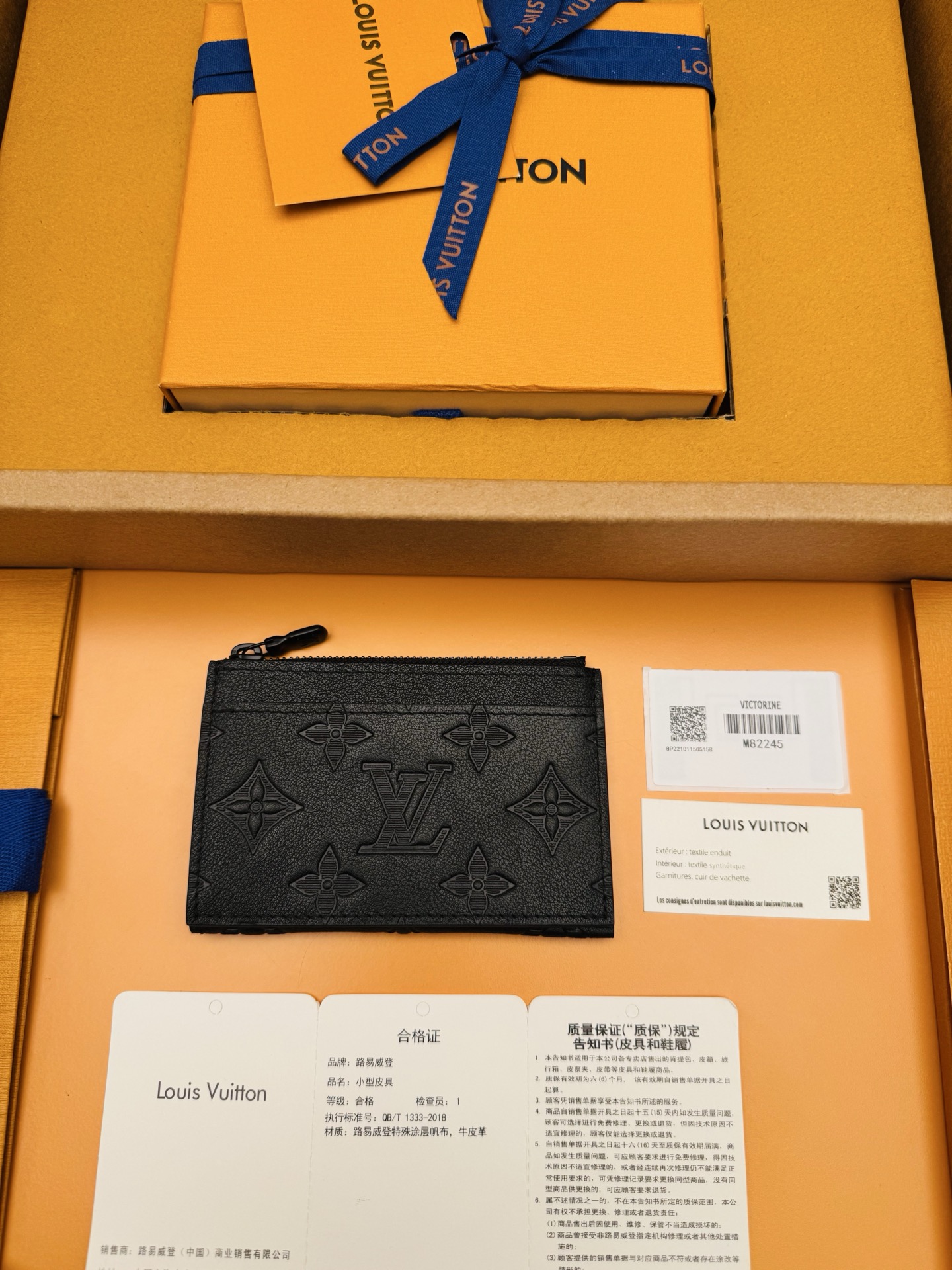 NO:741069,M82245 'Special Duty Free' [Official special edition·First-class material·All-steel hardware·Dynamic chip·Full set of packaging] This Coin card holder is made of soft cow leather with Monogram pattern embossed. It has a zippered change compartment and a front card compartment in a compact configuration, which can be easily put into your pocket. 11.3x7.5x1cm, LV wallet, louis vuitton, wallets, cowhide19860909M82245《特級免稅》[官方专版·一級材料·全鋼五金· 动态芯片·全套包裝］ 本款 Coin 卡夹为柔软牛皮革压印 Monogram 图案,以紧凑构型囊括拉链零钱隔层和正面卡片夹层,可轻松收入口袋.11.3x7.5x1cm,LV钱包,louis vuitton,wallets,cowhide,欧美剧