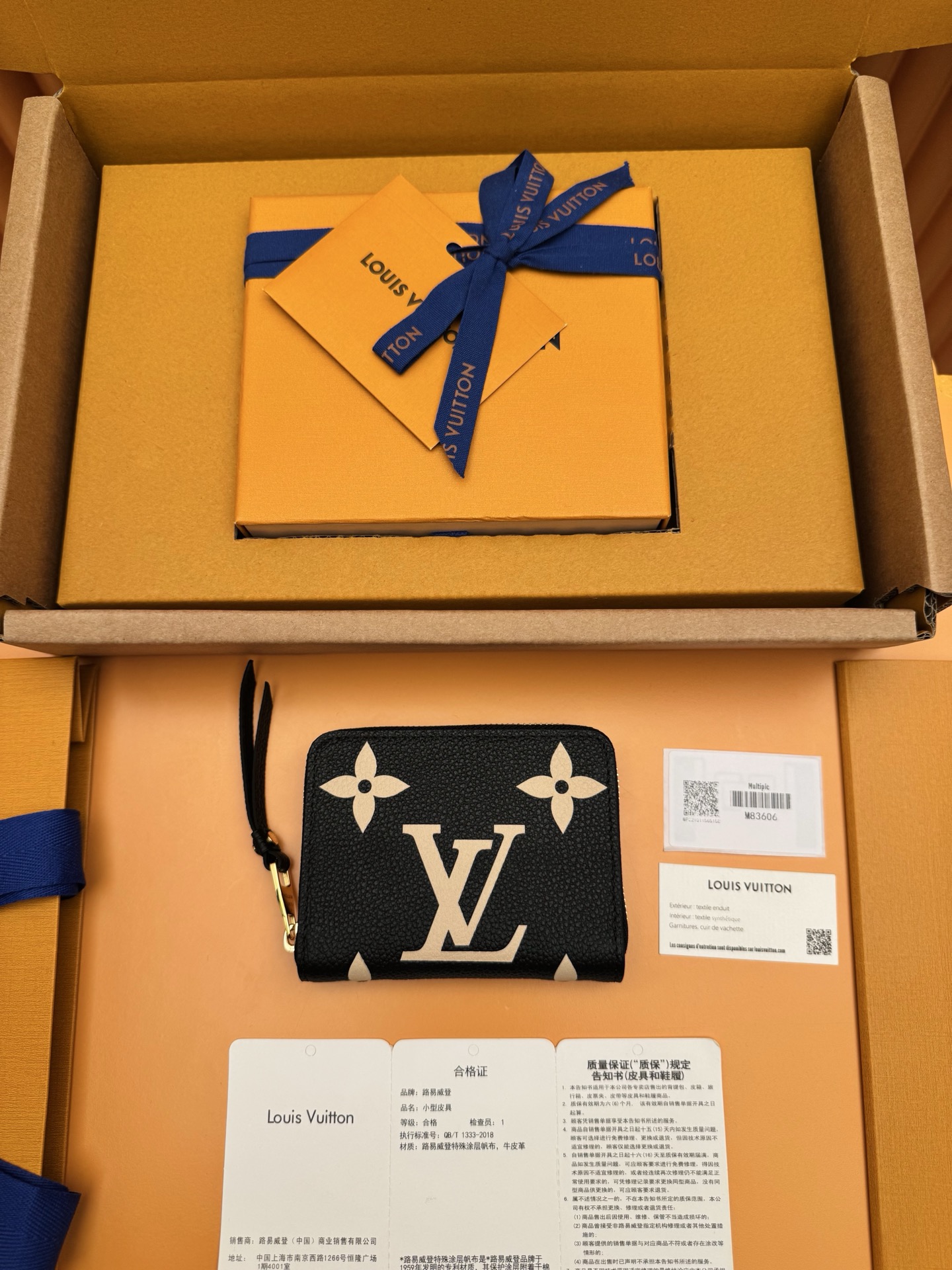 NO:741070,M83606 'Special Duty Free' [Official special edition·First class material·All steel hardware·163 chips·Full package] This season's Zippy wallet version, made of soft two-tone Monogram printed leather, stands out for its nautical style. This piece, square in shape, includes a practical peripheral zipper with leather zipper. This compact accessory has enough space to carry cards, banknotes and coins. 11 x 8.5 x 2cm, LV wallet, louis vuitton,wallets19860909M83606《特級免稅》[官方专版·一級材料·全鋼五金·163芯片·全套包裝］本季的Zippy钱包版本,用柔软的双色Monogram印花皮革制成,以其航海风格脱颖而出.这件作品,呈正方形,包括一个实用的外围拉链,带皮革拉链.这款紧凑的配件具有足够的空间来携带卡片,钞票和硬币.11 x 8.5 x 2cm,LV钱包,louis vuitton,wallets,欧美剧