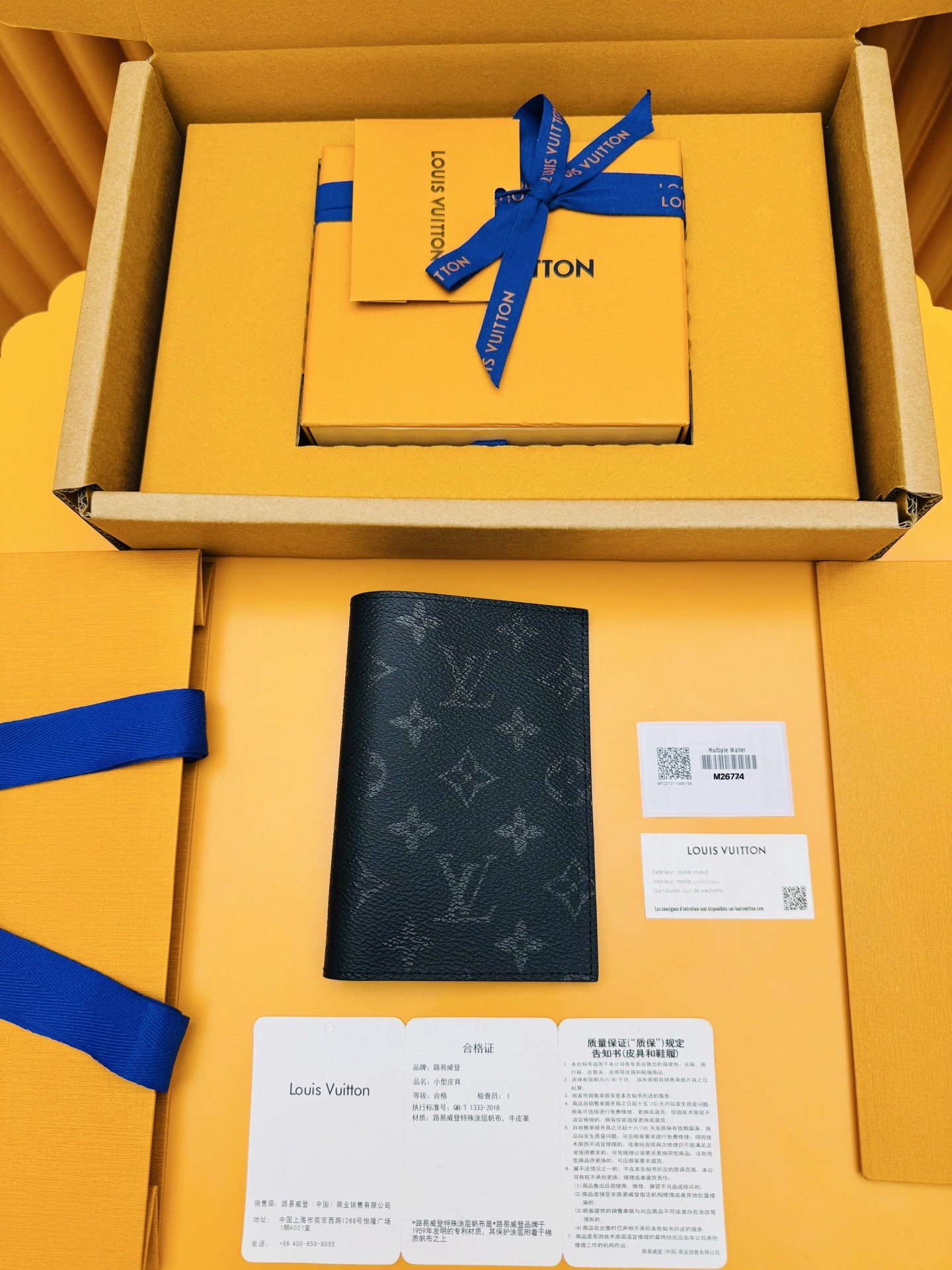 NO:769270,M26774 'Special Duty Free' [Official special edition·First-class material·All-steel hardware·Dynamic chip·Full package] This elegant passport cover is made of Monogram Midnight coated canvas with a restrained Monogram pattern. The micrograin leather lining completes the whole. With a card compartment and an inner patch pocket, the passport can be properly stored. 10x14x2.5cm, LV wallet, louis vuitton, wallets19860909M26774《特級免稅》[官方专版·一級材料·全鋼五金· 动态芯片·全套包裝]本款雅致护照套为Monogram Midnight涂层帆布铺陈内敛Monogram图案.微粒面皮革内衬完善整体.搭配卡片夹层与内贴袋,可妥善存放护照.10x14x2.5cm,LV钱包,louis vuitton,wallets,欧美剧