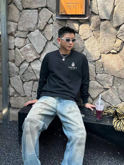 Prada 2025 Classic Logo Print Long Sleeve T-Shirt - Unisex 1 Prada 2025 Classic Logo Print Long Sleeve T-Shirt - Unisex