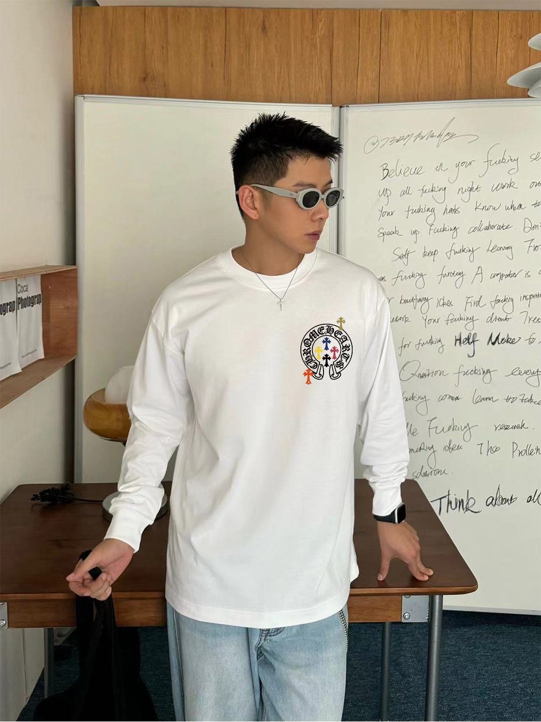 NO:523884,Croxin 2025 Spring and Autumn New Style Round Neck Long Sleeve T-shirt Contrast Color Front and Back Logo Alphabet Pattern Print High-end Simple, Loose, Casual, Breathable, Versatile, Men and Women Size Size S M L XL XXL Five Sizes Color White Black, Chrome Hearts, Tees, t-shirt, alexander wang19860909克罗心 2025 春秋新款 圆领长袖T恤 撞色前后logo字母图案印花 高端简约宽松休闲透气百搭 男女同款 尺码S M L XL XXL 五个码 颜色白色 黑色,,chrome hearts,tees，t-shirt,alexander wang,Men's clothing