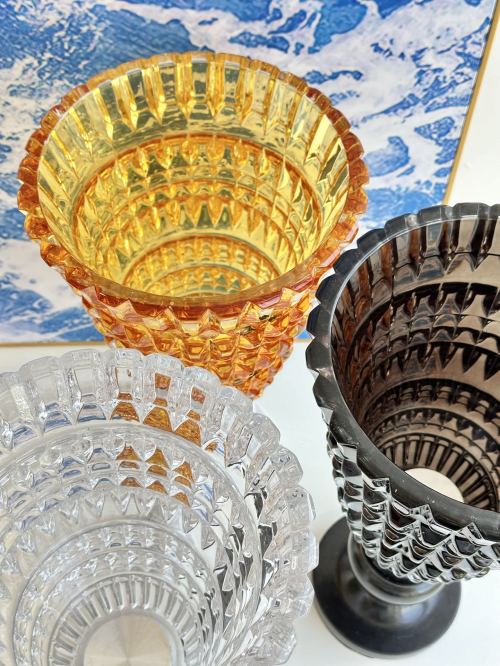 Unique Wavy Patterned Decorative Glass Vase - Modern Home Decor Accent 1 Unique Wavy Patterned Decorative Glass Vase - Modern Home Decor Accent
