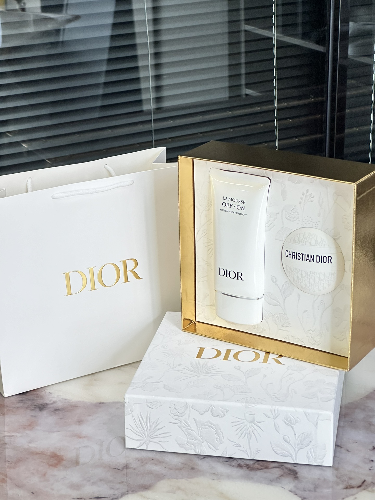DIOR OBLIQUE TRAVEL SKINCARE SET - Comprehensive