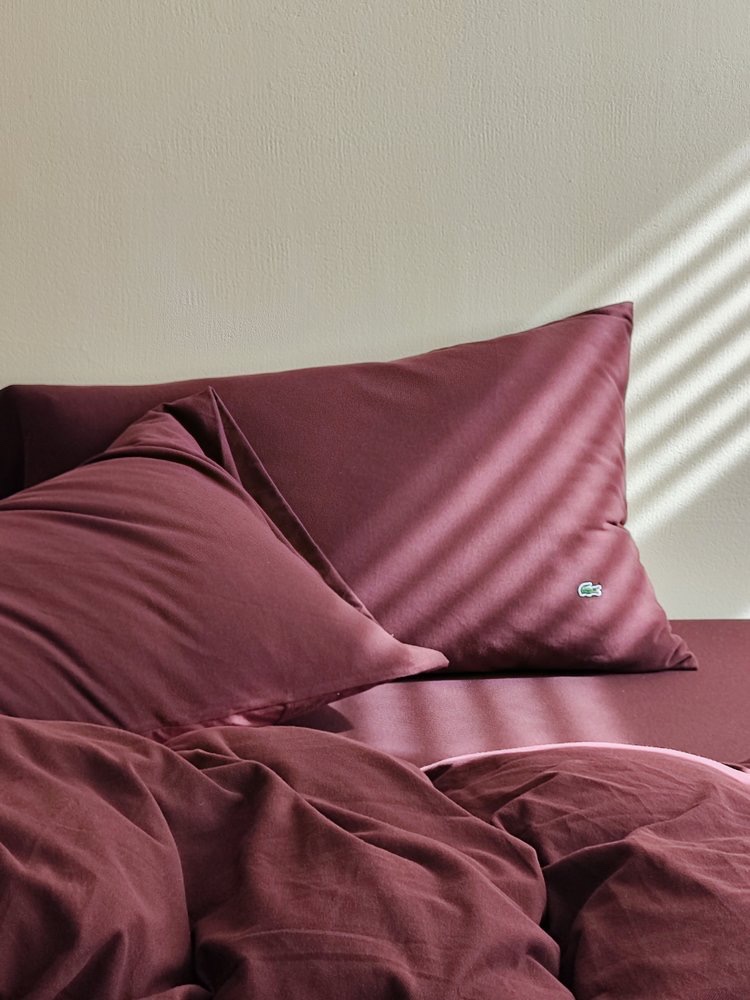 LACOSTE 90th Anniversary Limited Edition 4-Piece Knitted Bedding Set - Comprehensive 2