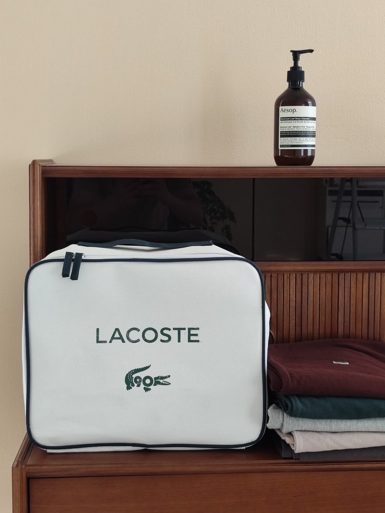 LACOSTE 90th Anniversary Limited Edition 4-Piece Knitted Bedding Set - Comprehensive 8
