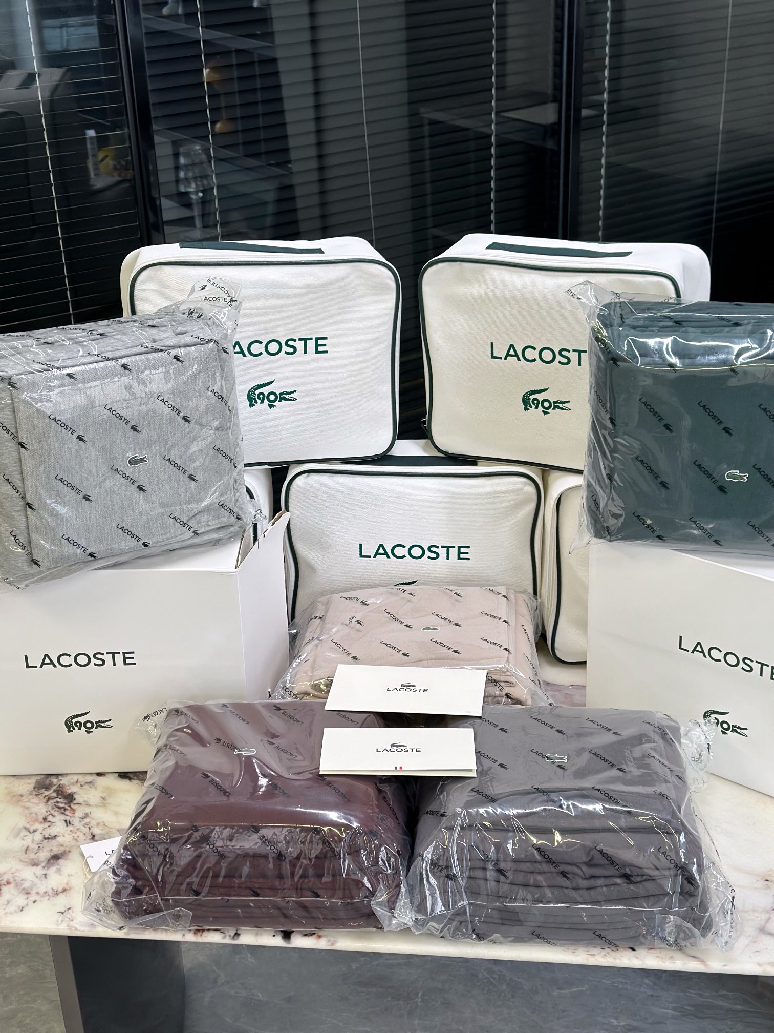 This bedding collection features LACOSTE’s proprietary "Petit Piqué - Comprehensive 3