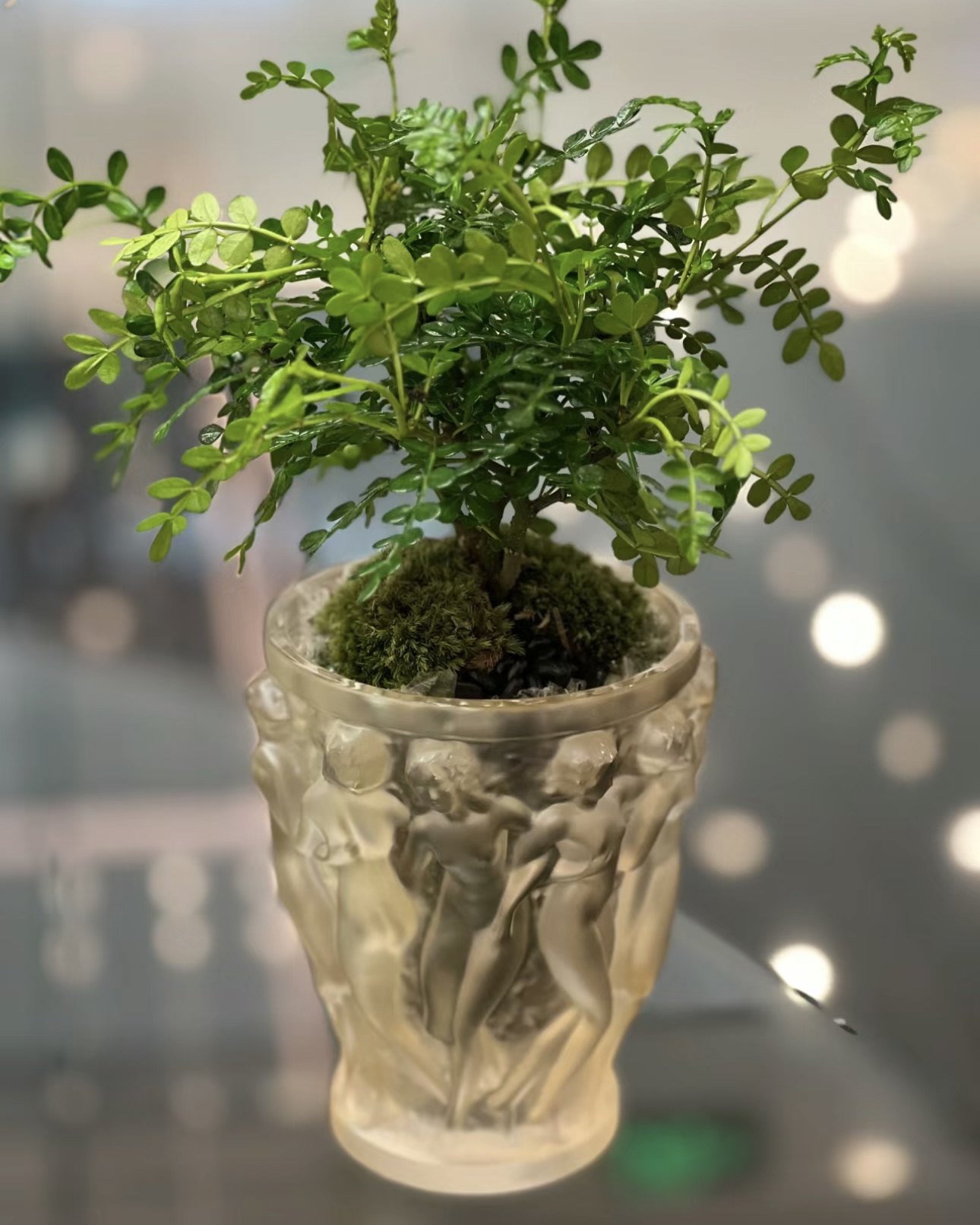 Luminous art glass vase, expertly crafted to capture and refract light - Comprehensive 3