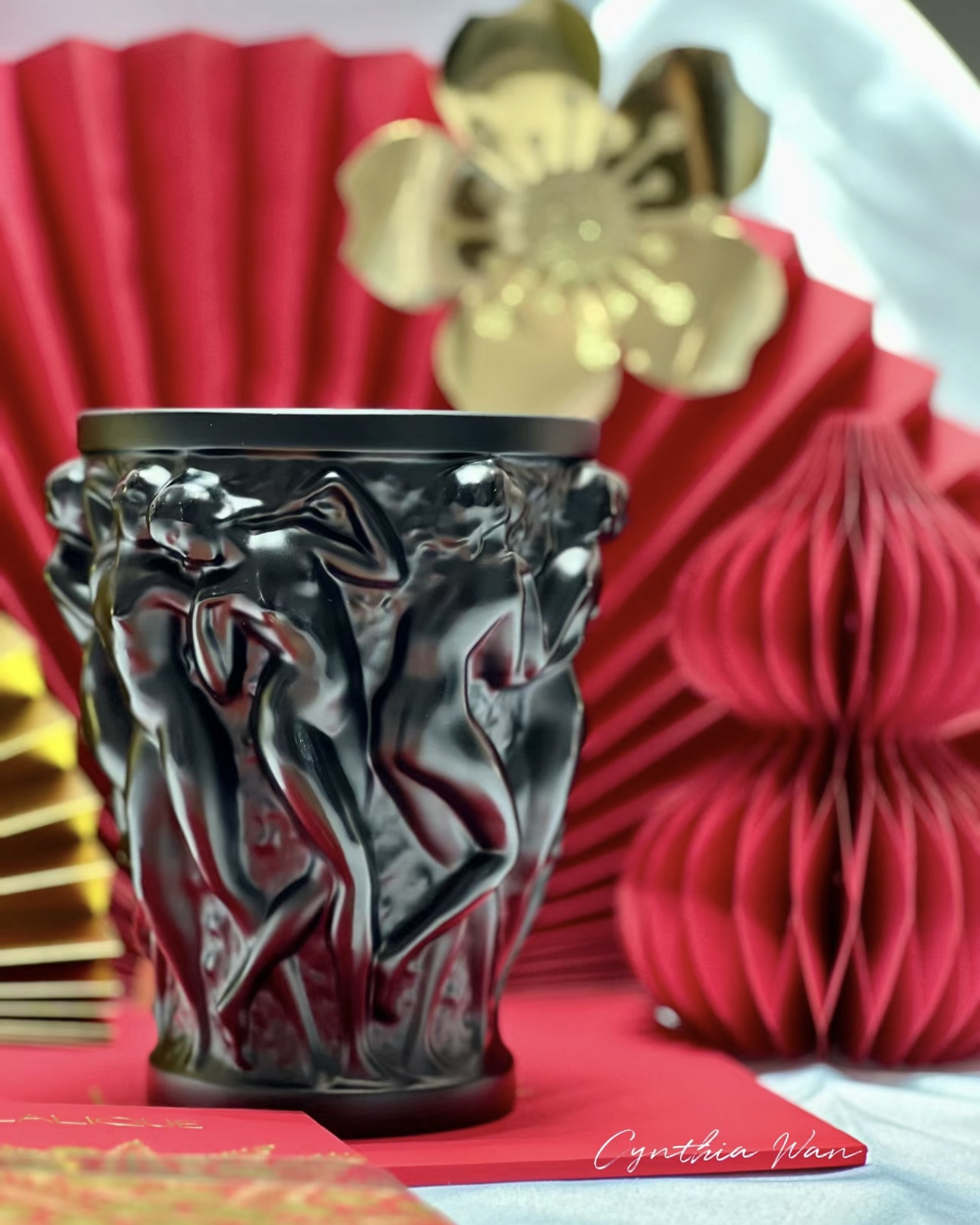 Luminous art glass vase, expertly crafted to capture and refract light - Comprehensive 4