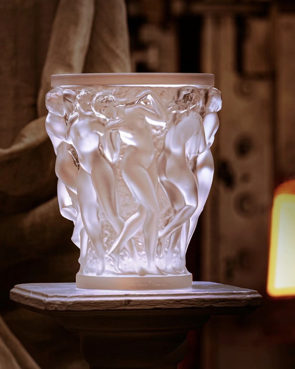 Luminous art glass vase, expertly crafted to capture and refract light - Comprehensive 6