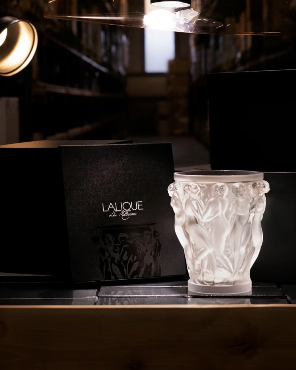 The "Ten Beauties of the Harvest" vase, issued in a limited edition of 1 - Comprehensive 2