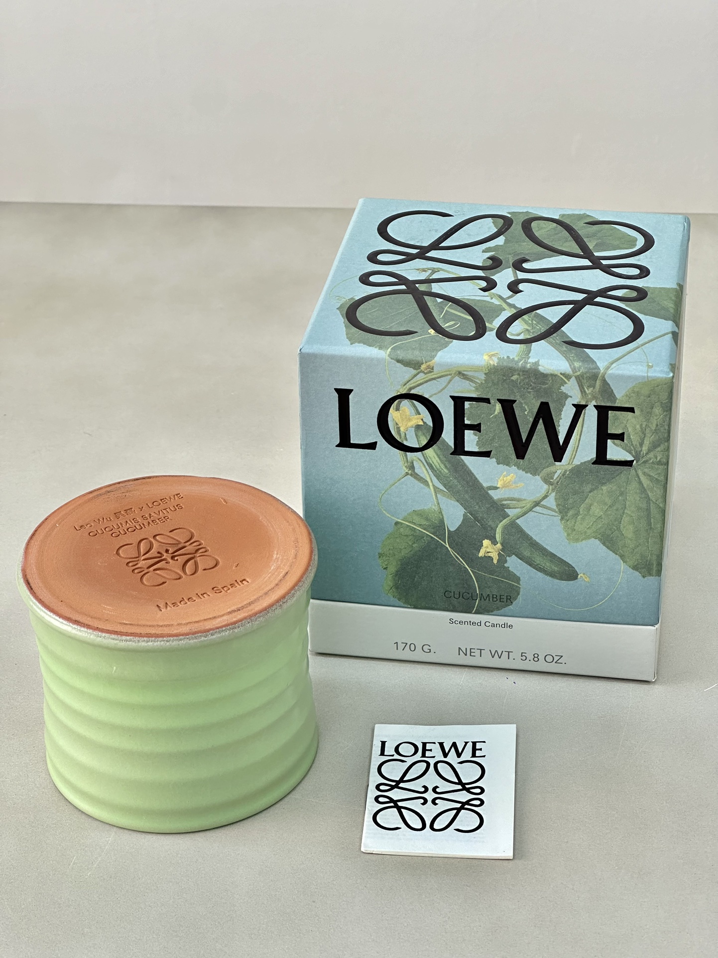 LOEWE Cucumber Scented Candle (Limited Edition - Comprehensive 4
