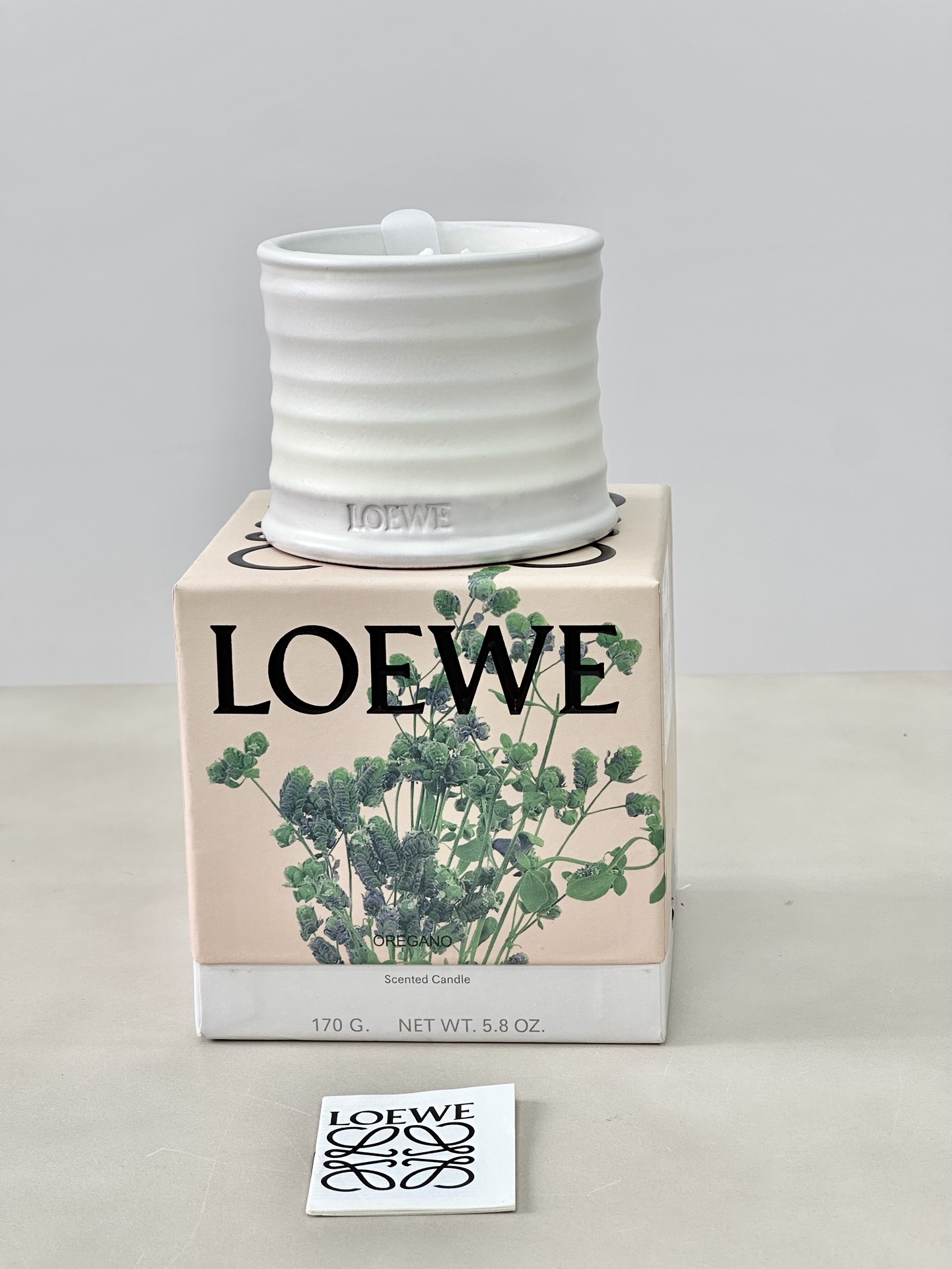 LOEWE Oregano Scented Candle - Comprehensive 3
