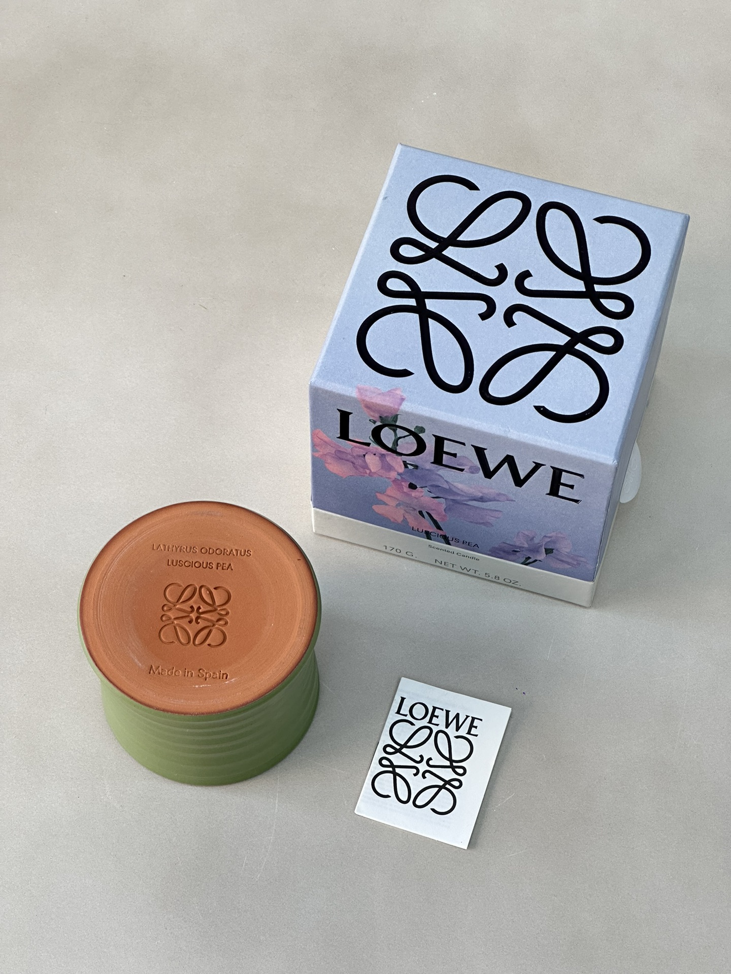 LOEWE Sweet Pea Scented Candle - Comprehensive 4