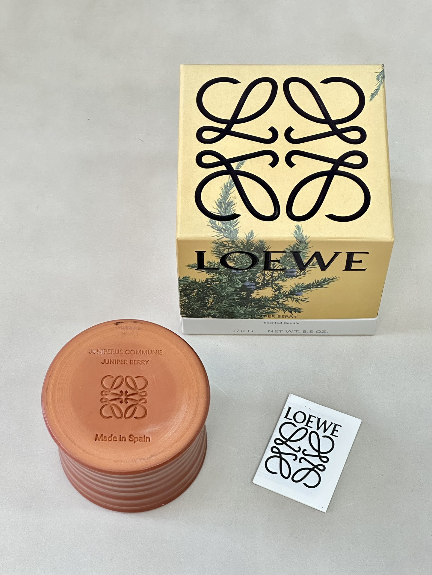 LOEWE Juniper Berry Scented Candle - Comprehensive 4