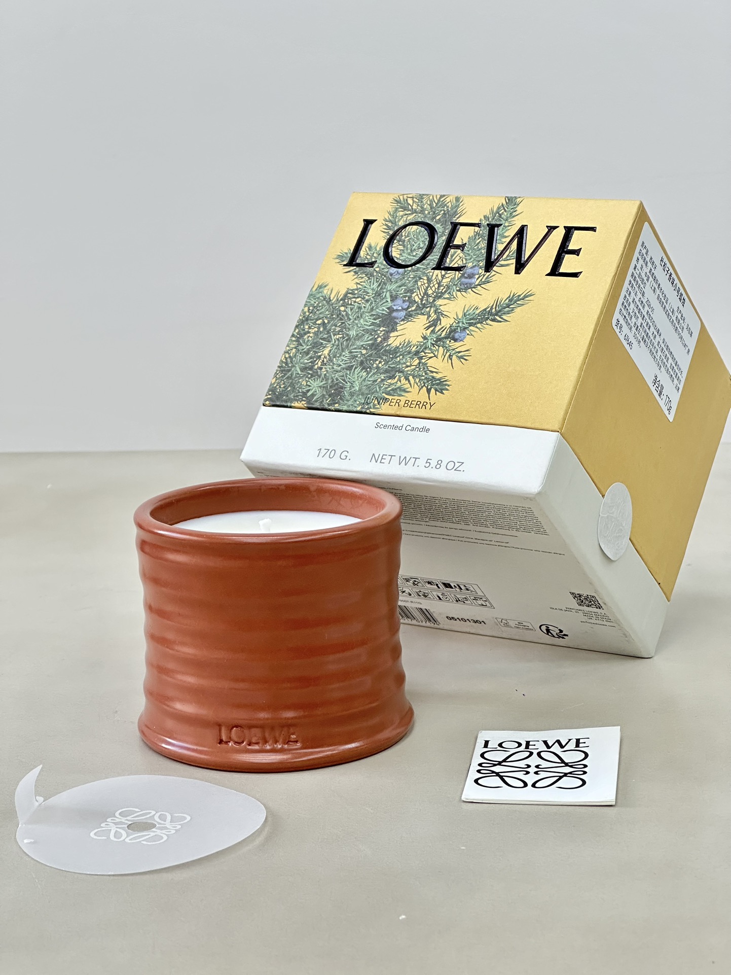LOEWE Juniper Berry Scented Candle - Comprehensive 7