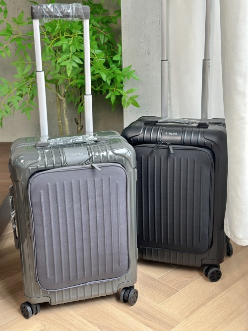 RIMOWA Cabin Suitcase - Durable Polycarbonate Shell, Multiwheel System 1 RIMOWA Cabin Suitcase - Durable Polycarbonate Shell, Multiwheel System