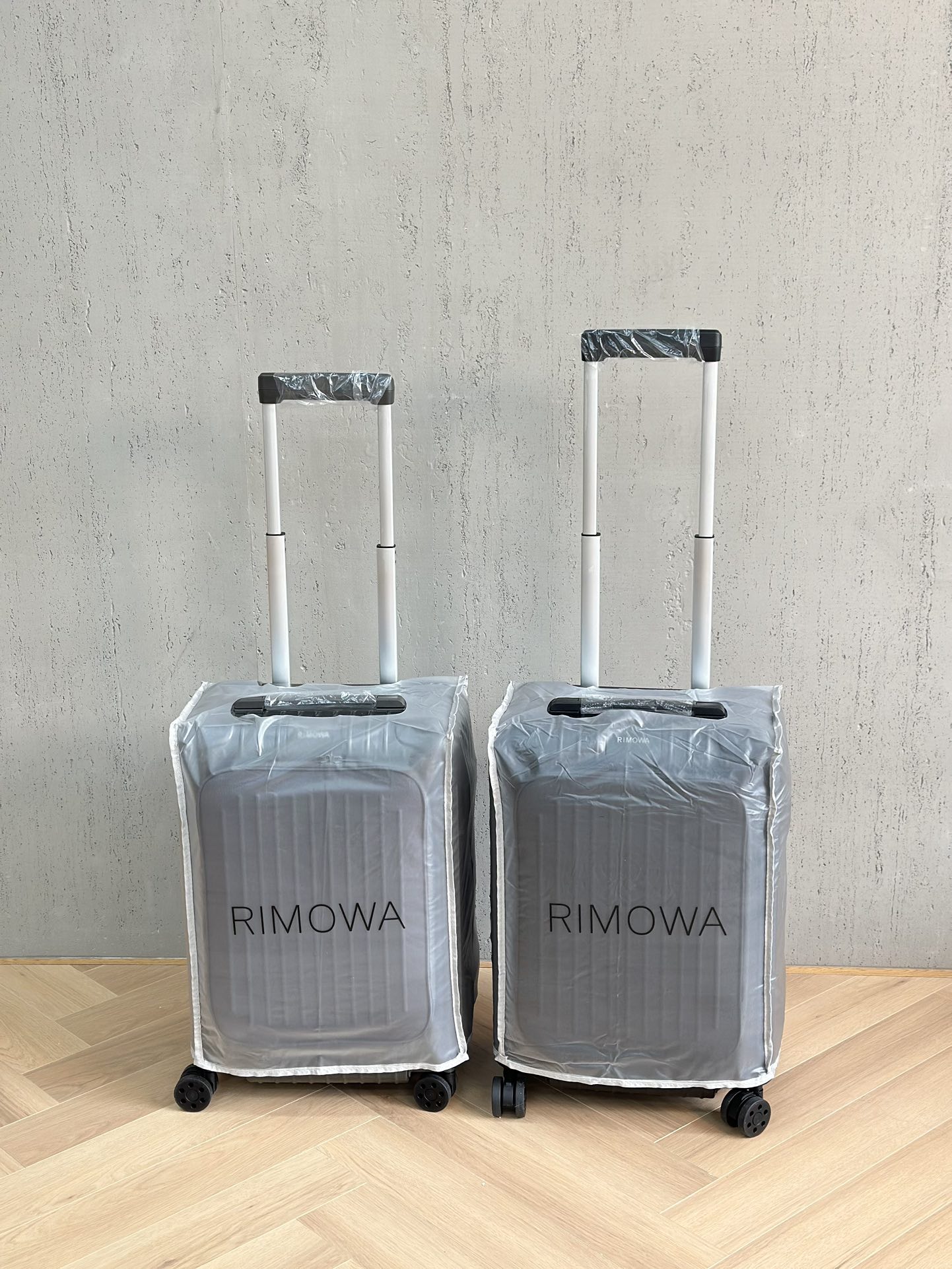RIMOWA Sleeve Cabin Luggage 21-Inch - Business & Short Trip Essential 7 i1721024297 7493 2
