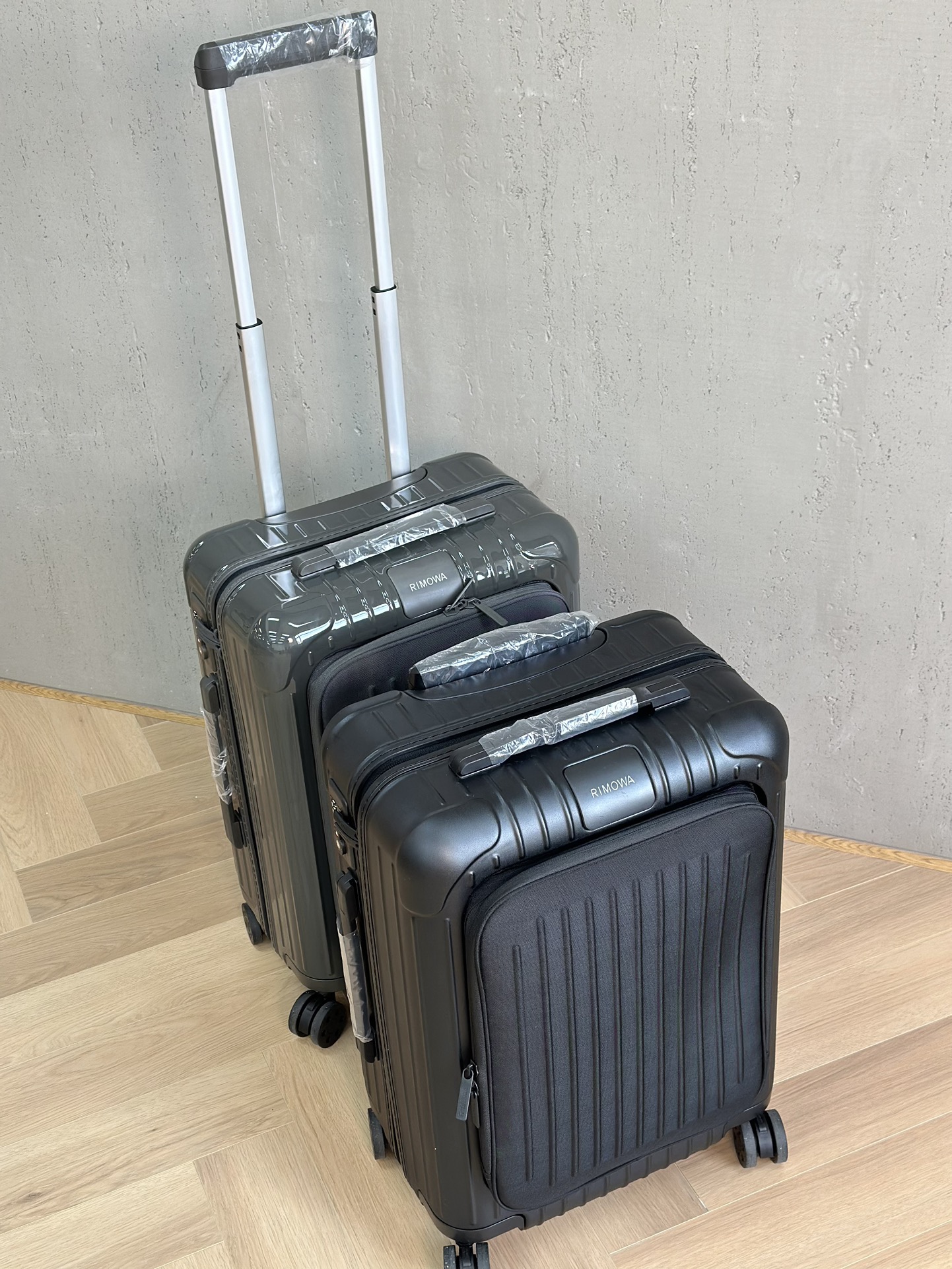 RIMOWA Sleeve Cabin Luggage 21-Inch - Business & Short Trip Essential 5 i1721024443 5148 0