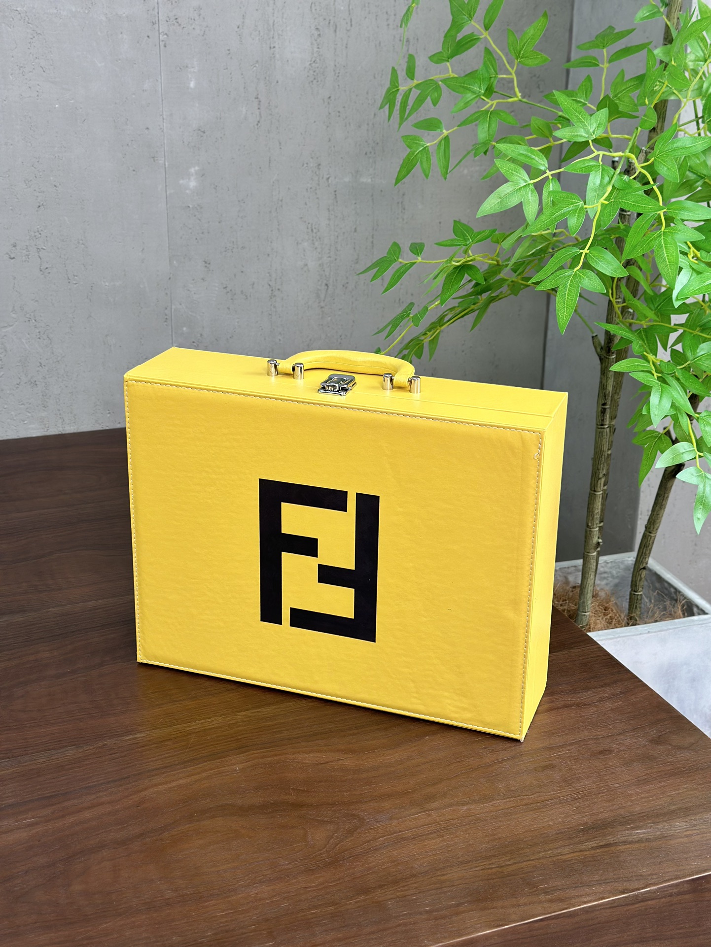 路易威登 Louis Vuitton 高定典藏名品高定成衣时装外套连衣裙衬衫T恤 #B985F21E 6