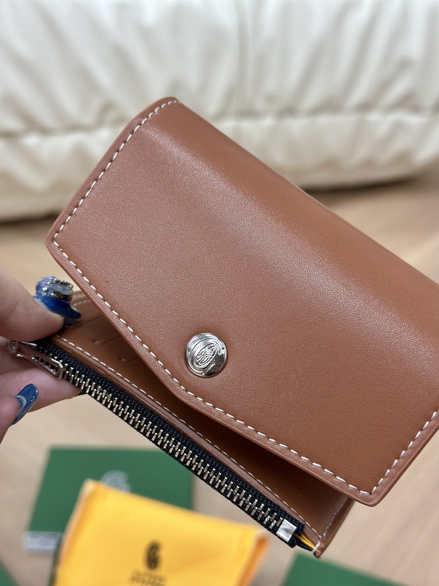 Detailed interior view of the fully opened wallet - Comprehensive 3