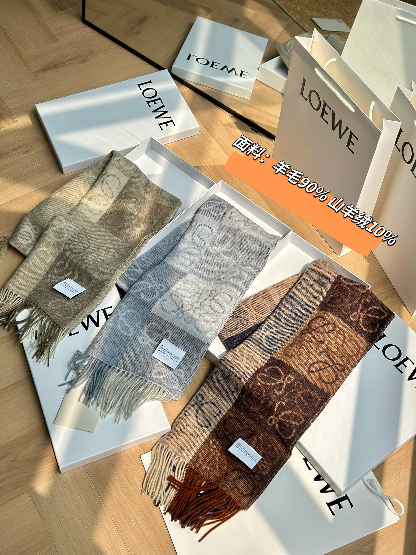 Crafted from an imported blend of 90% wool and 10% cashmere, this scarf - Comprehensive 5