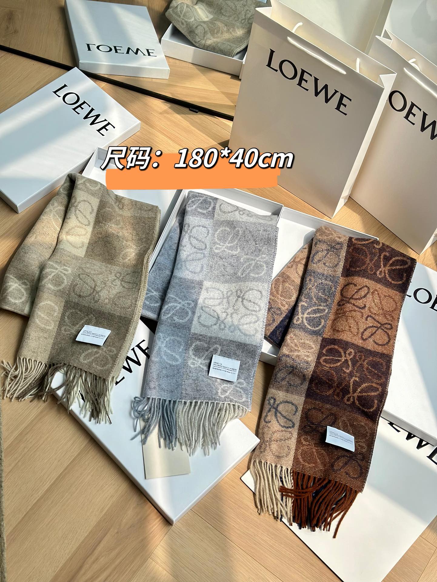 Crafted from an imported blend of 90% wool and 10% cashmere, this scarf - Comprehensive 4