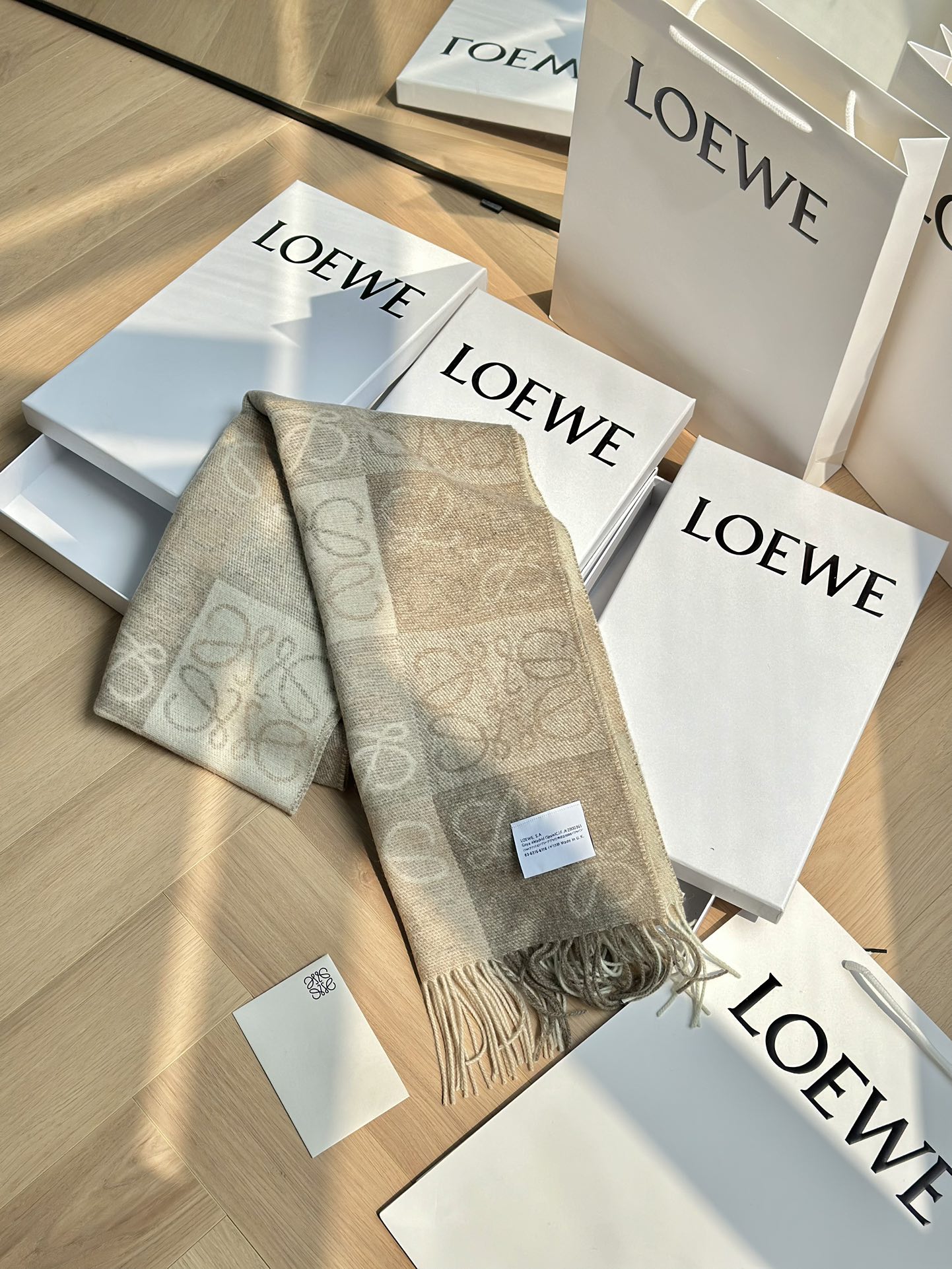 Crafted from an imported blend of 90% wool and 10% cashmere, this scarf - Comprehensive 8
