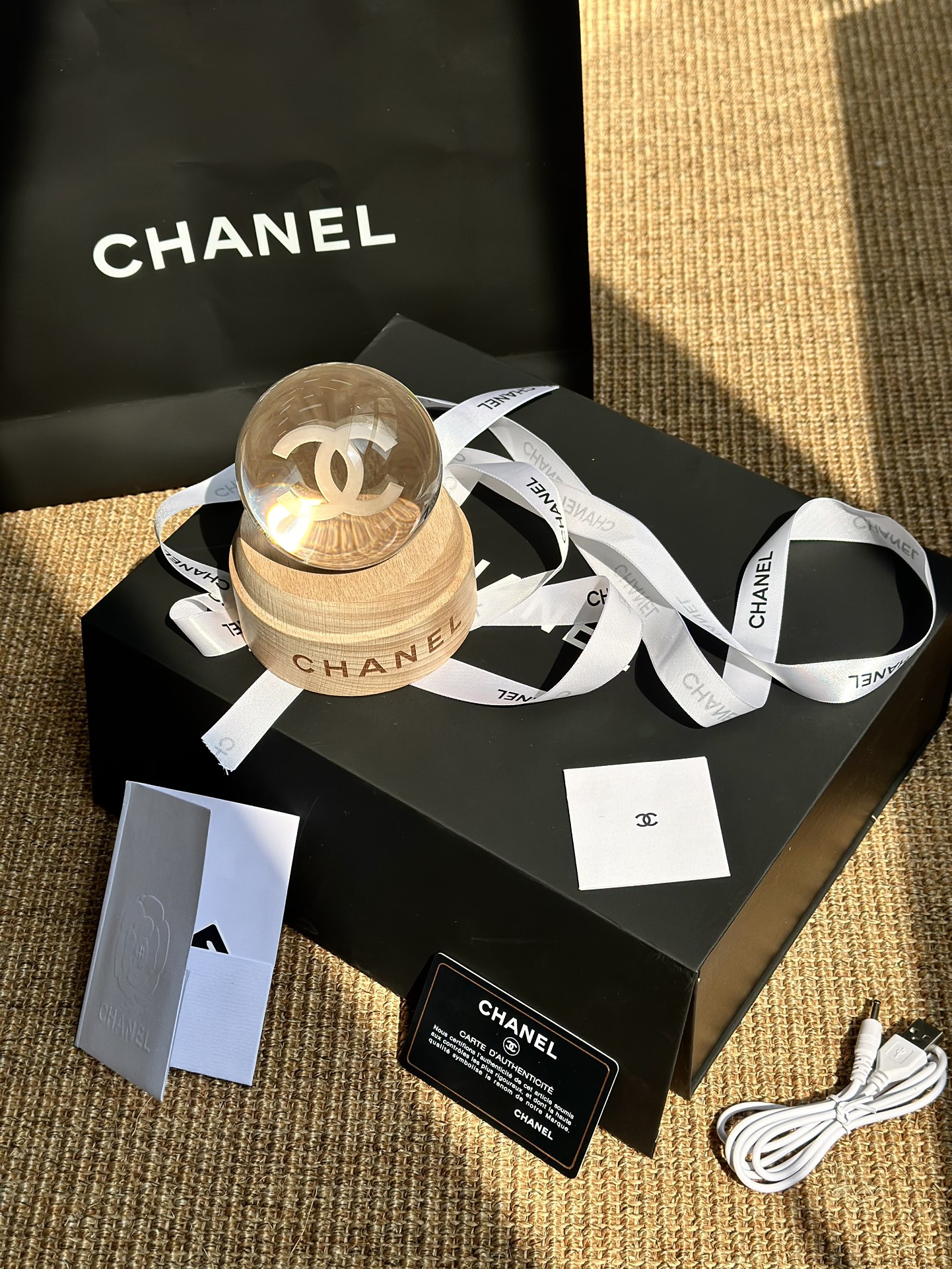 CHANEL Snow Globe Mini Table Lamp - Comprehensive 6