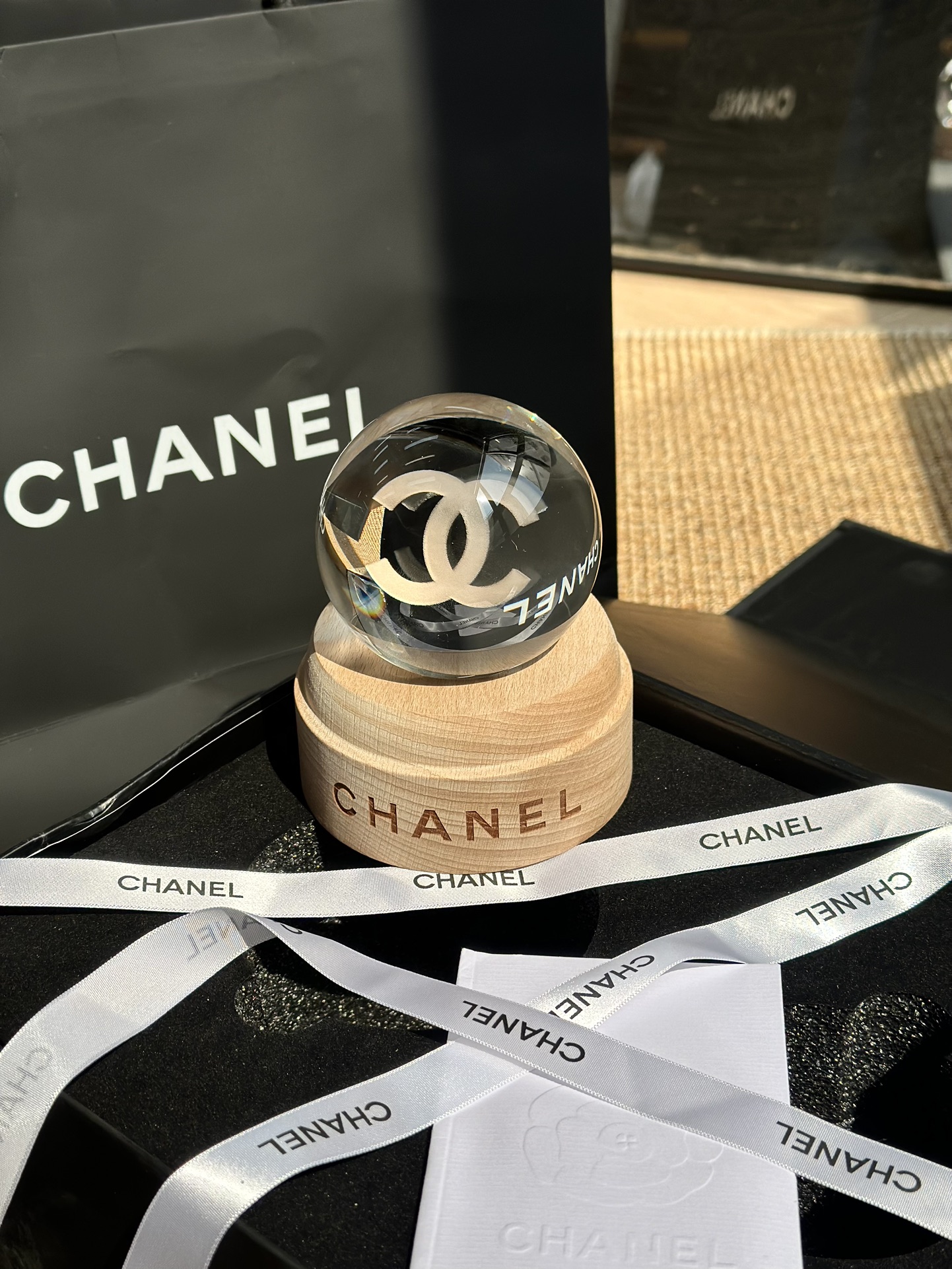 CHANEL Snow Globe Mini Table Lamp - Comprehensive 5