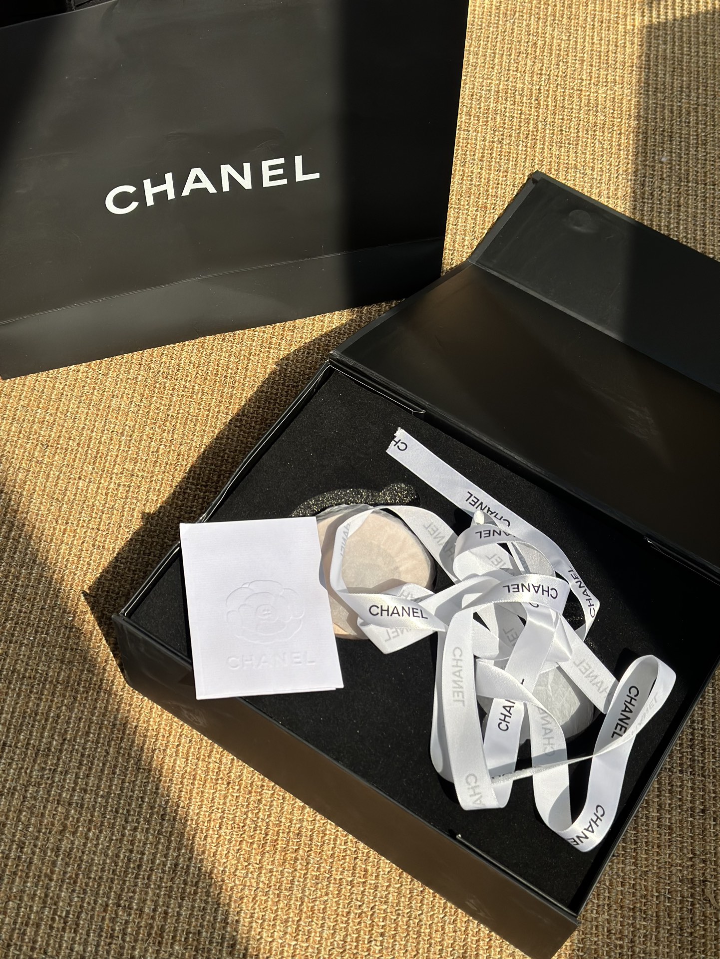 CHANEL Snow Globe Mini Table Lamp - Comprehensive 2
