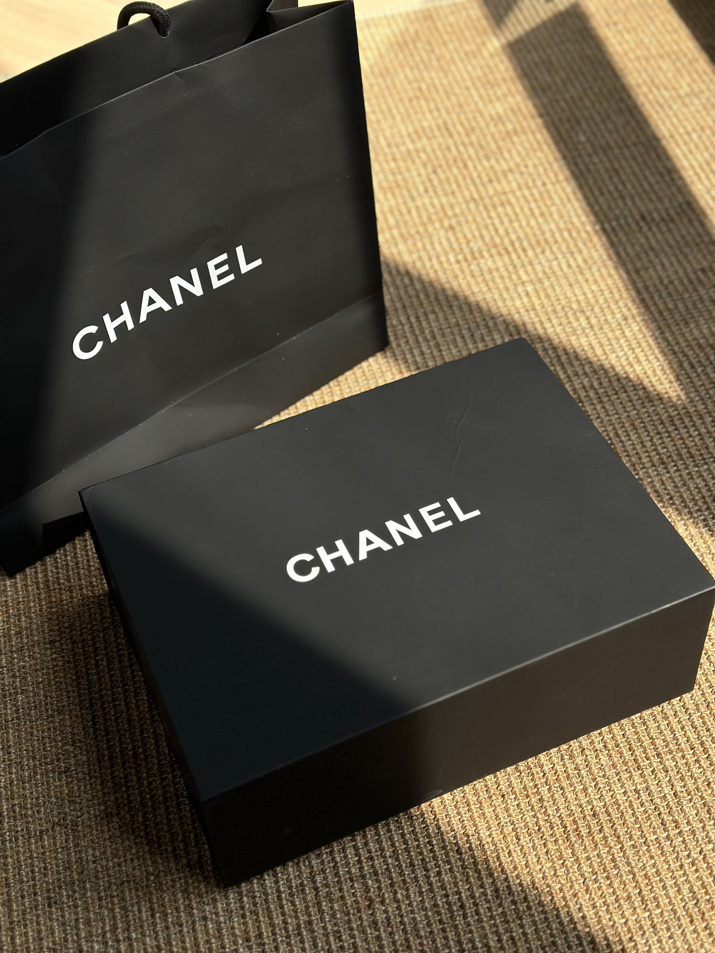 CHANEL Snow Globe Mini Table Lamp - Comprehensive