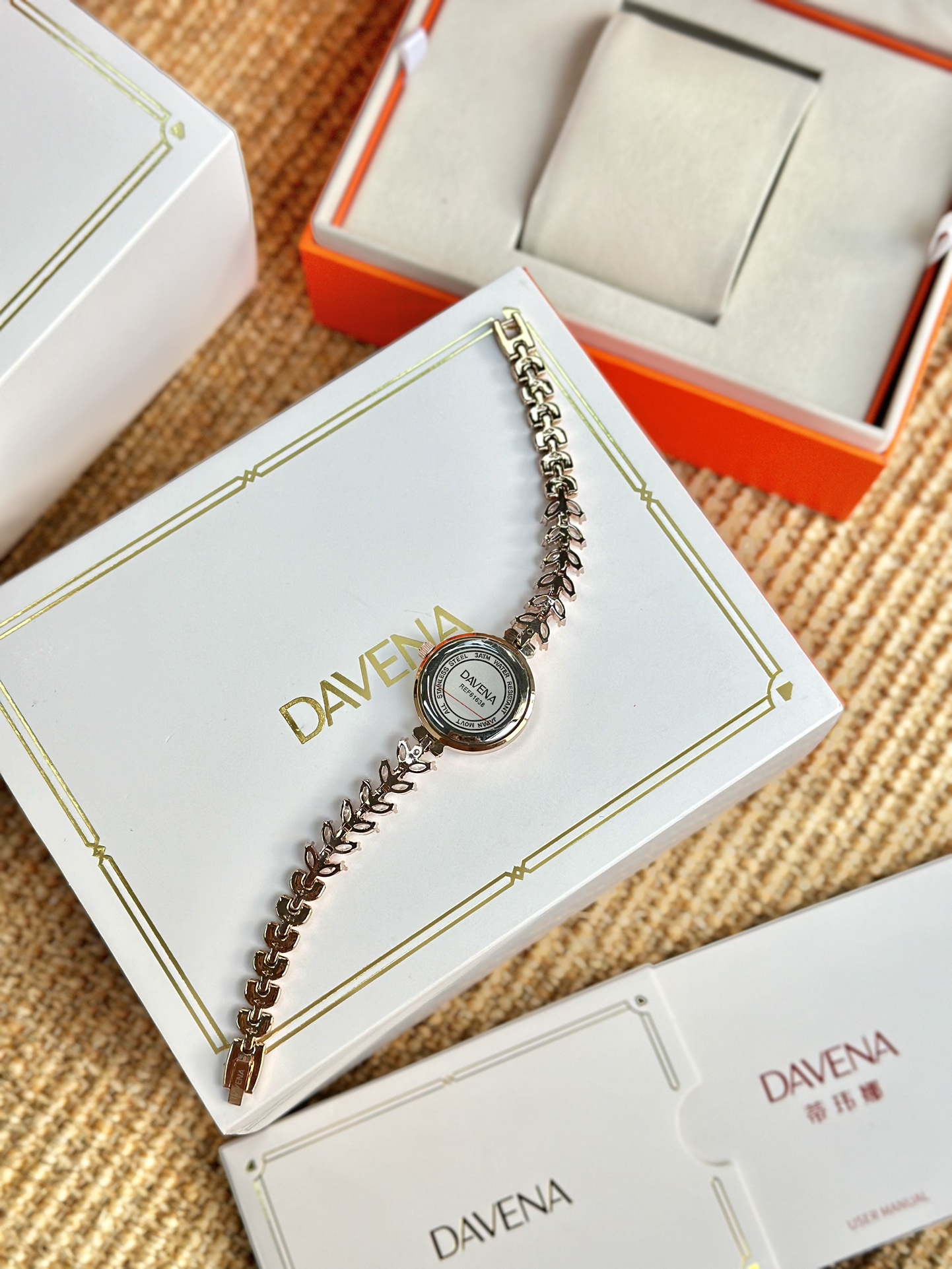 Rose Gold Mermaid Watch with White Mother-of-Pearl Dial - Comprehensive 7