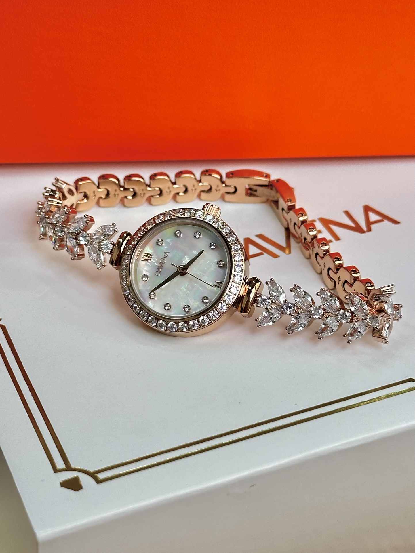Rose Gold Mermaid Watch with White Mother-of-Pearl Dial - Comprehensive 9