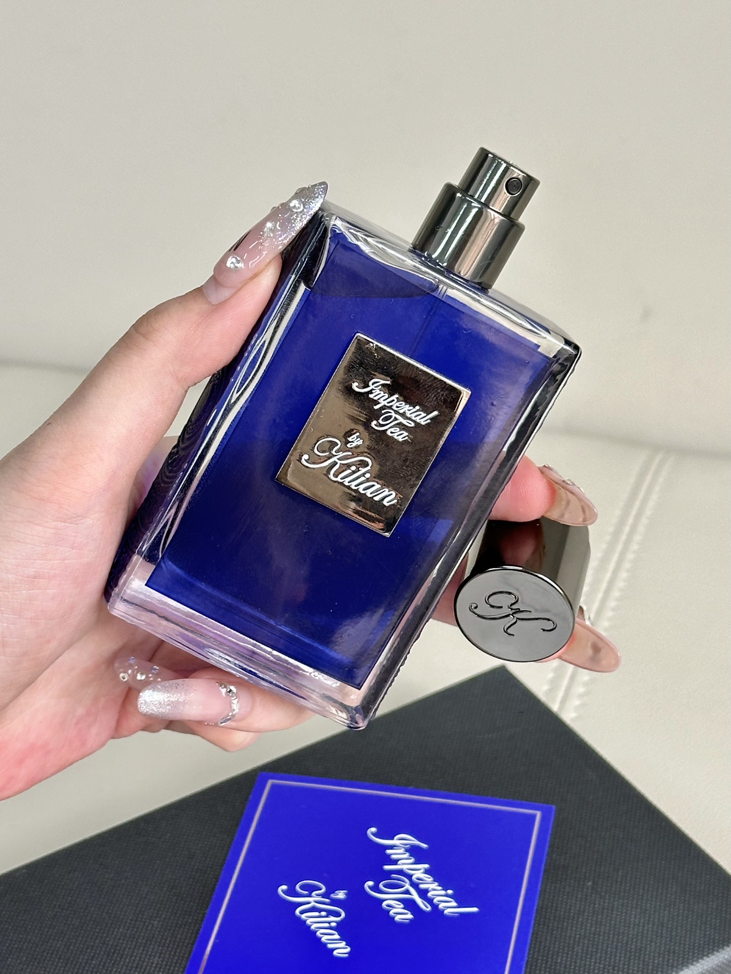 The fragrance settles into an enduring foundation of vetiver oil and - Comprehensive 9