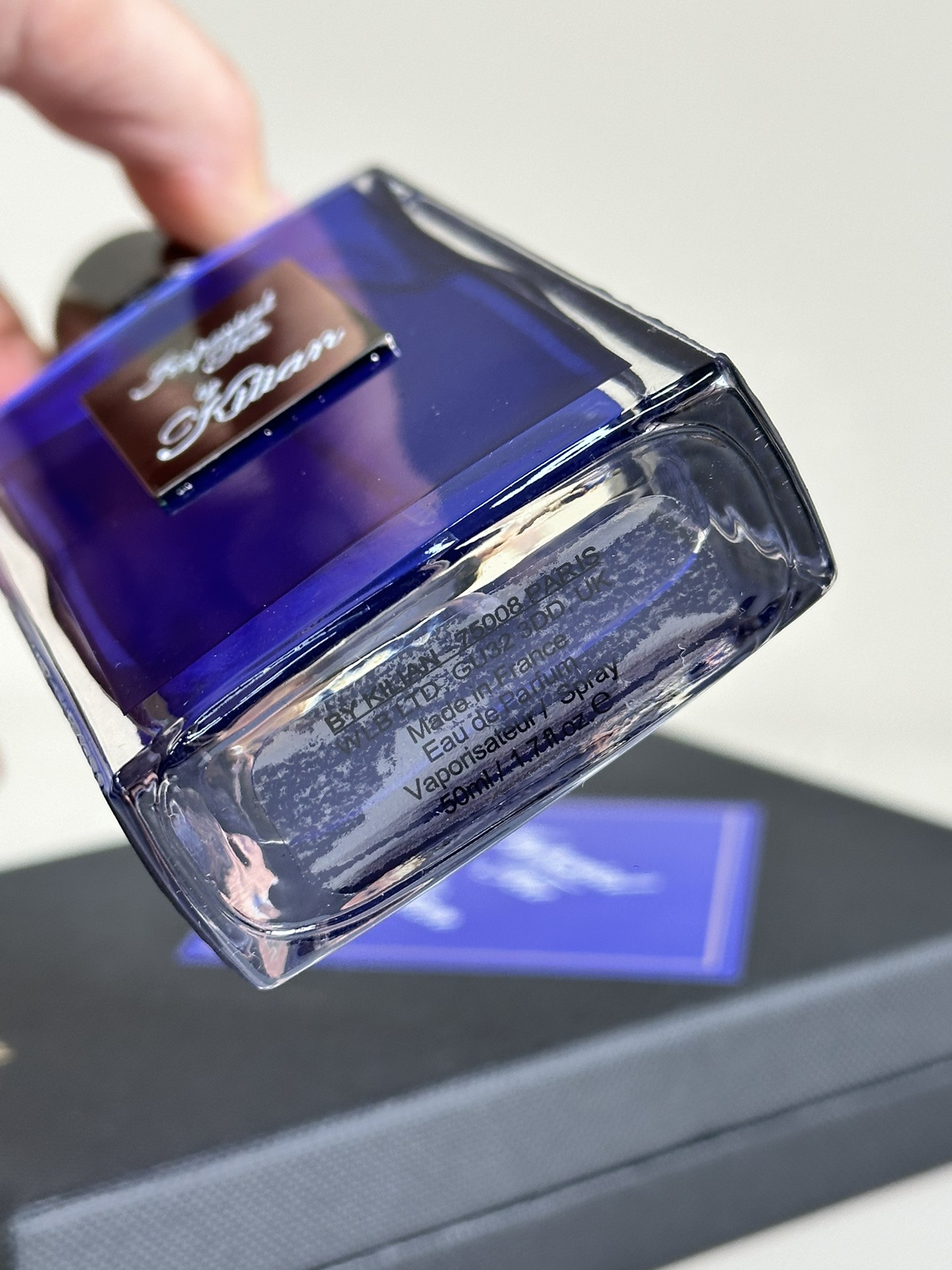 The fragrance settles into an enduring foundation of vetiver oil and - Comprehensive 6