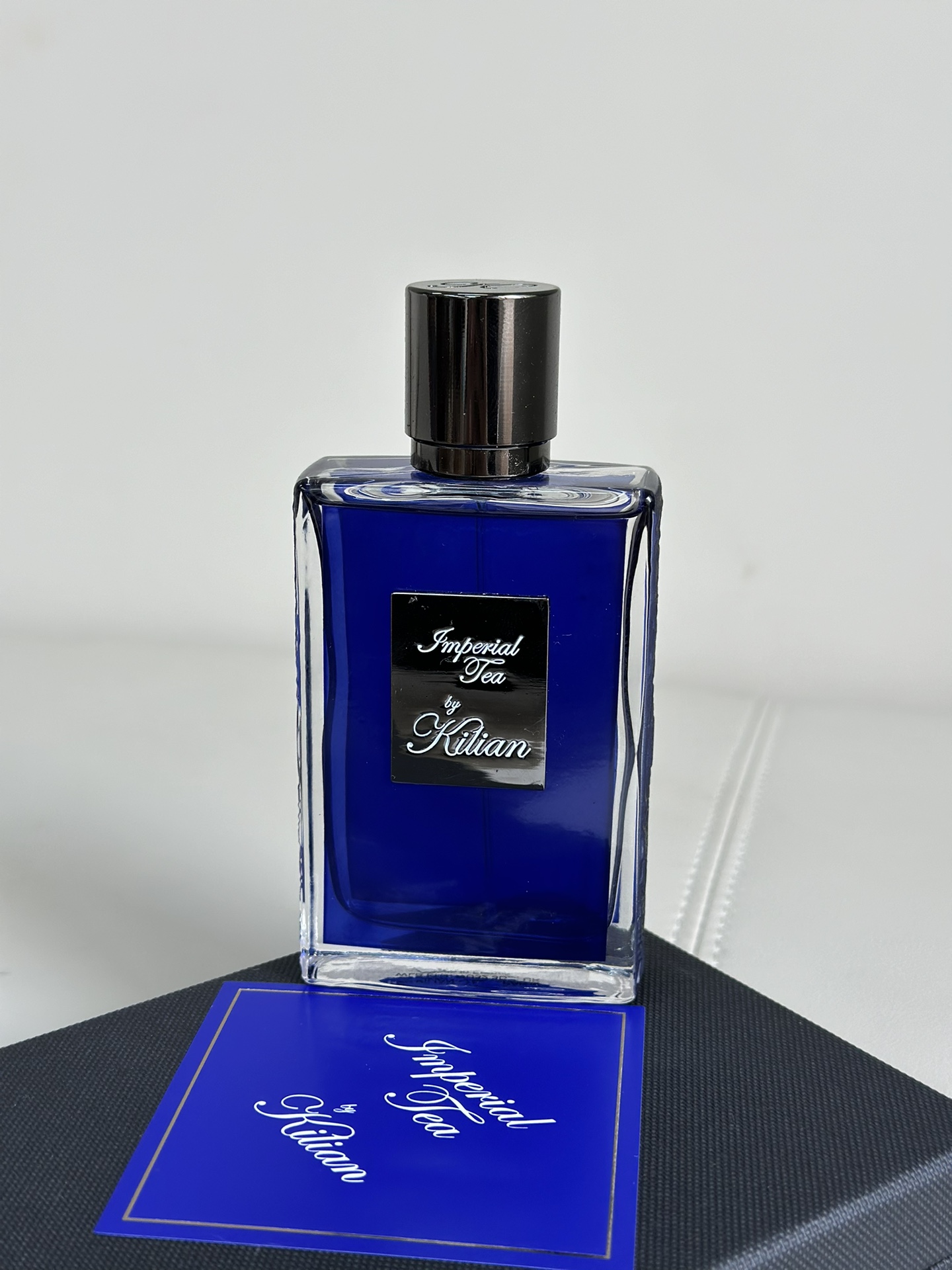 The fragrance settles into an enduring foundation of vetiver oil and - Comprehensive 2