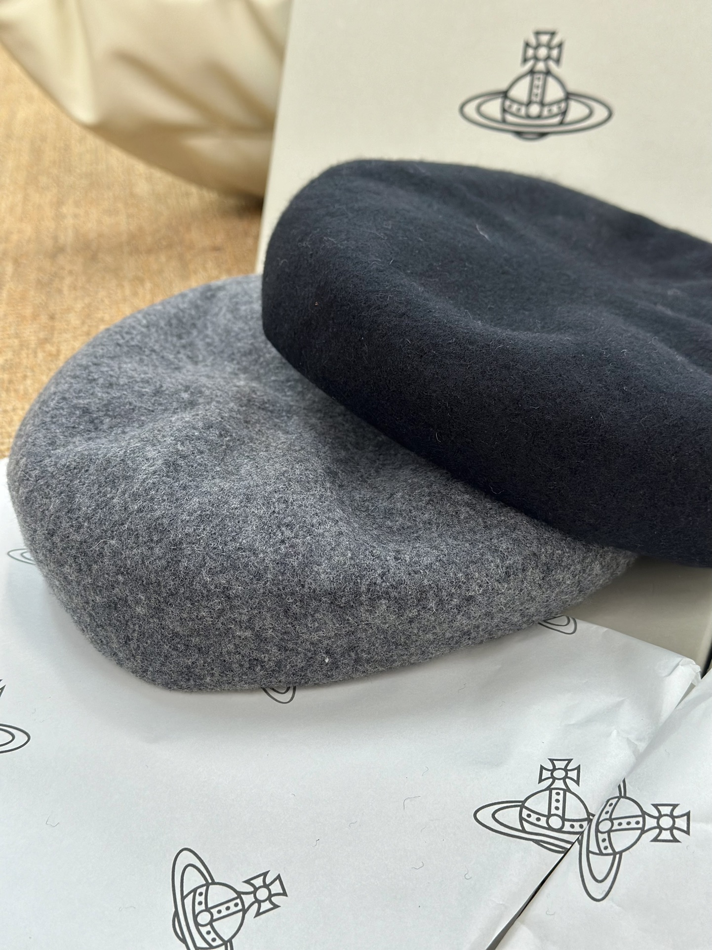 Wool construction with a full, structured silhouette. - Comprehensive 8