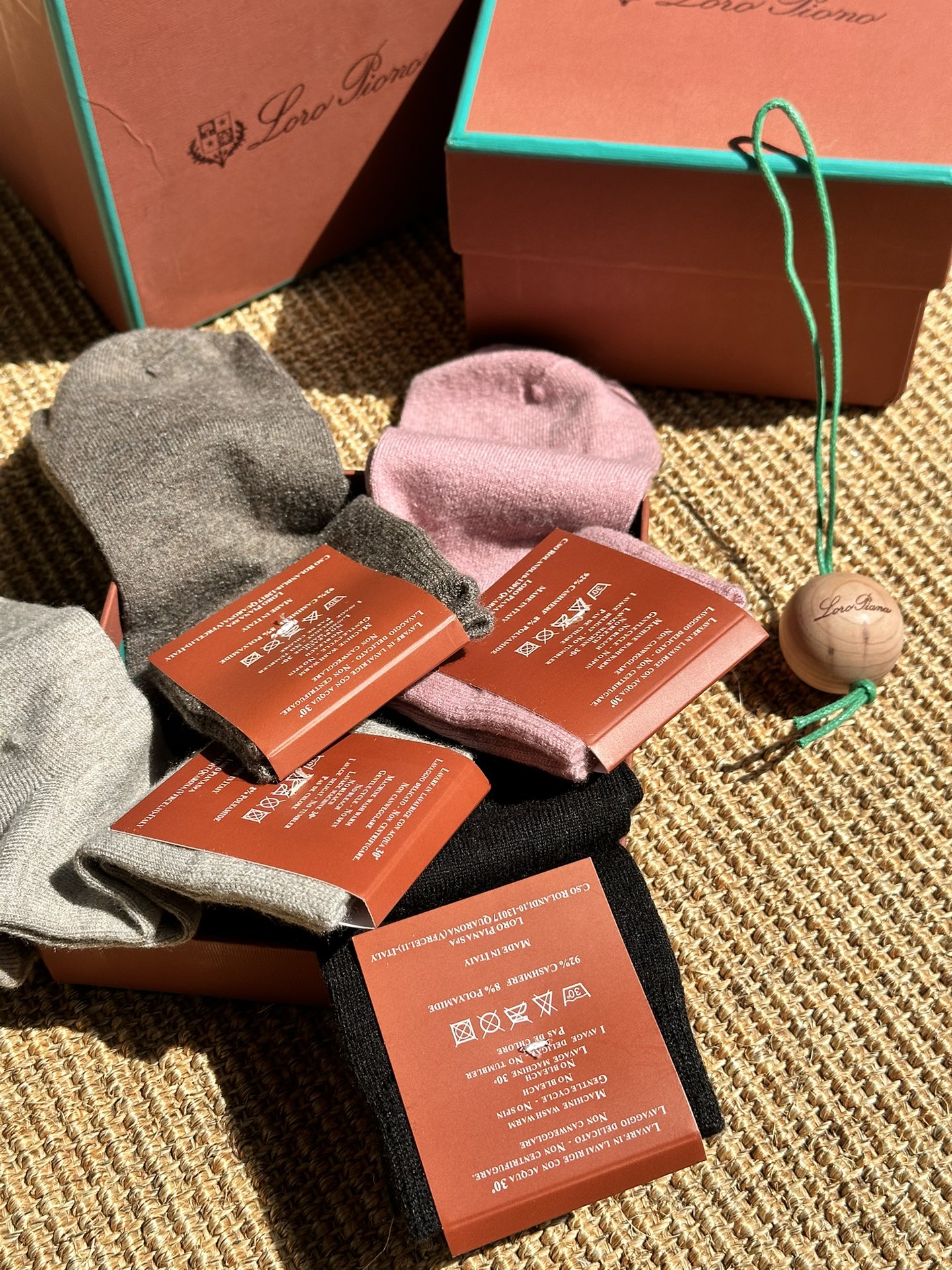 these socks utilize completely undyed - Comprehensive 2