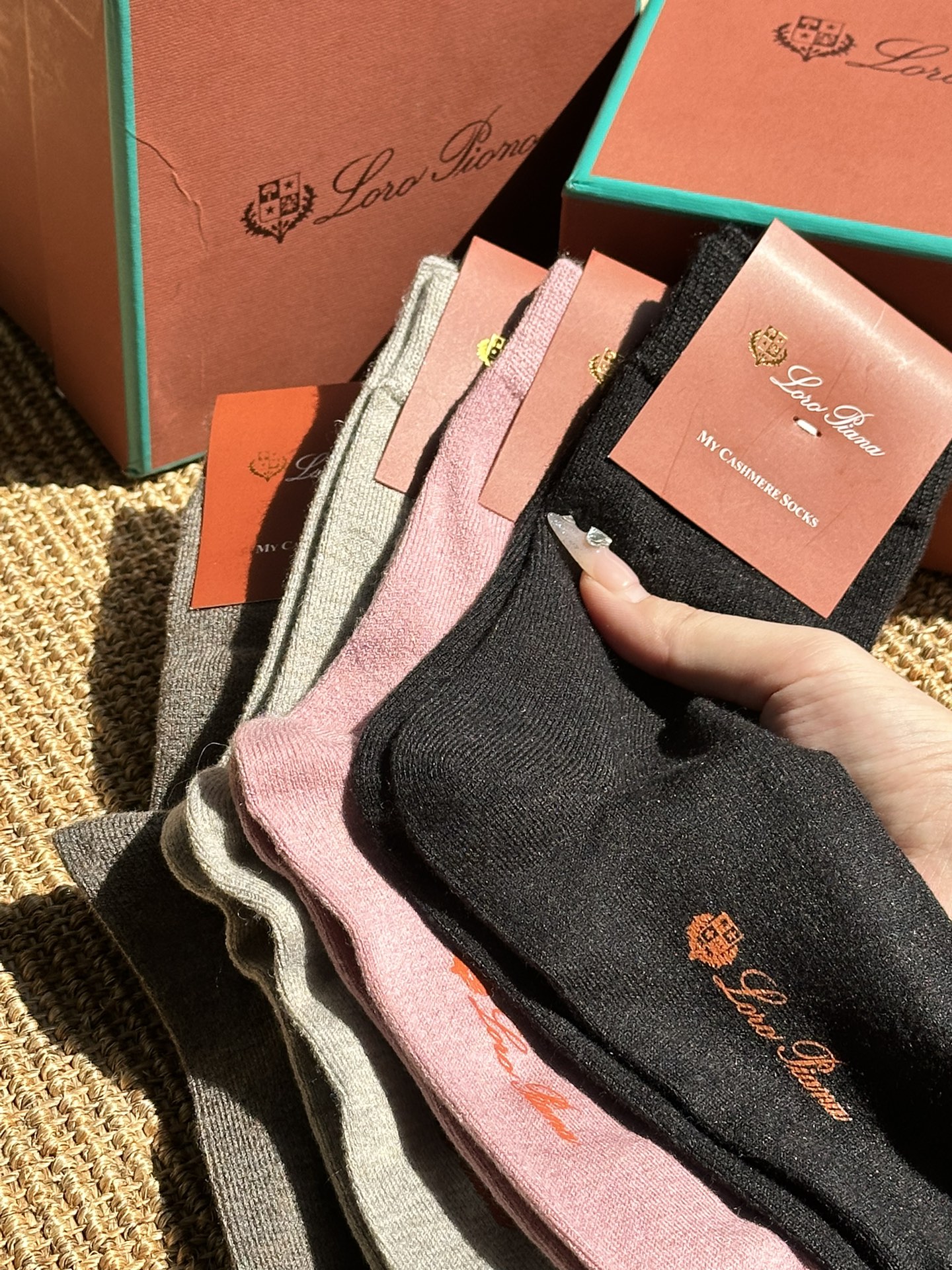 these socks utilize completely undyed - Comprehensive 5