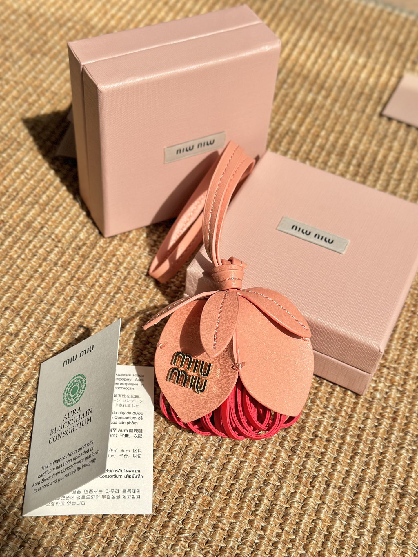 Miumiu花朵包挂 太绝了 8