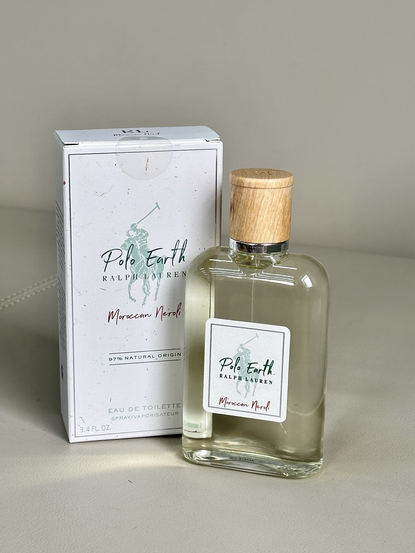 Fragrance Family:** Woody Fougère - Comprehensive 5
