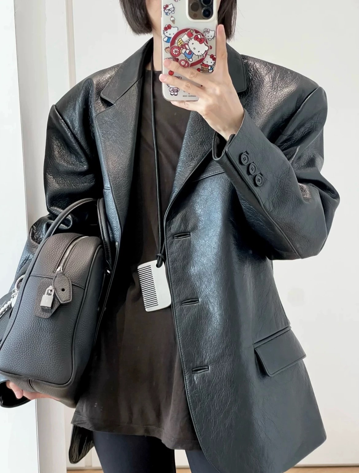 今年这个梳子项链真的是非常火、不仅能够彰显你的个性,真的是一下子让人你的气质脱颖而出,成为焦点人物 9