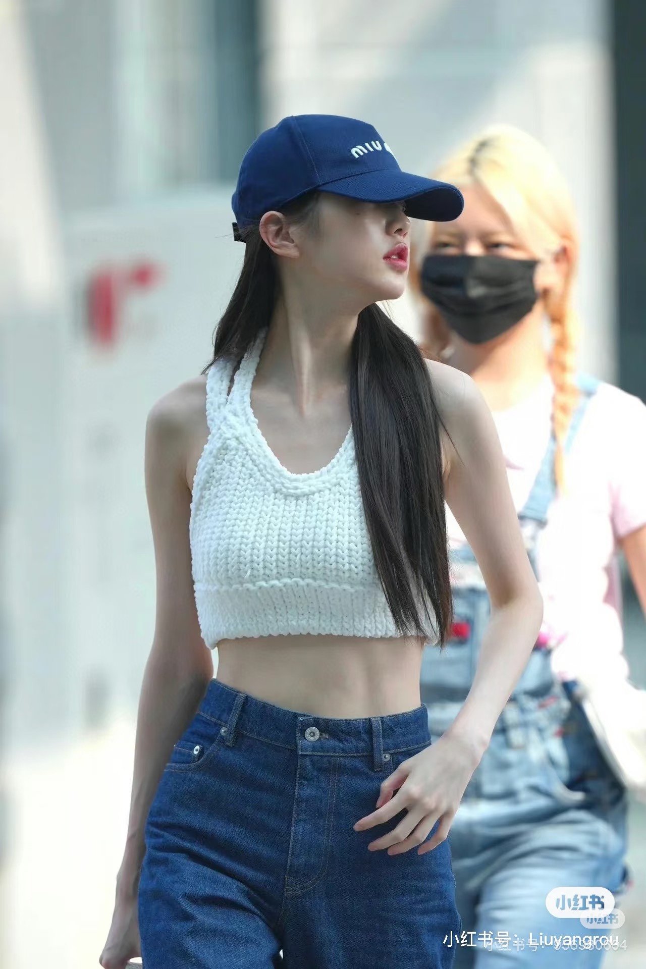 不就是miu系代言人 张元英不要太会选搭配的帽帽 4