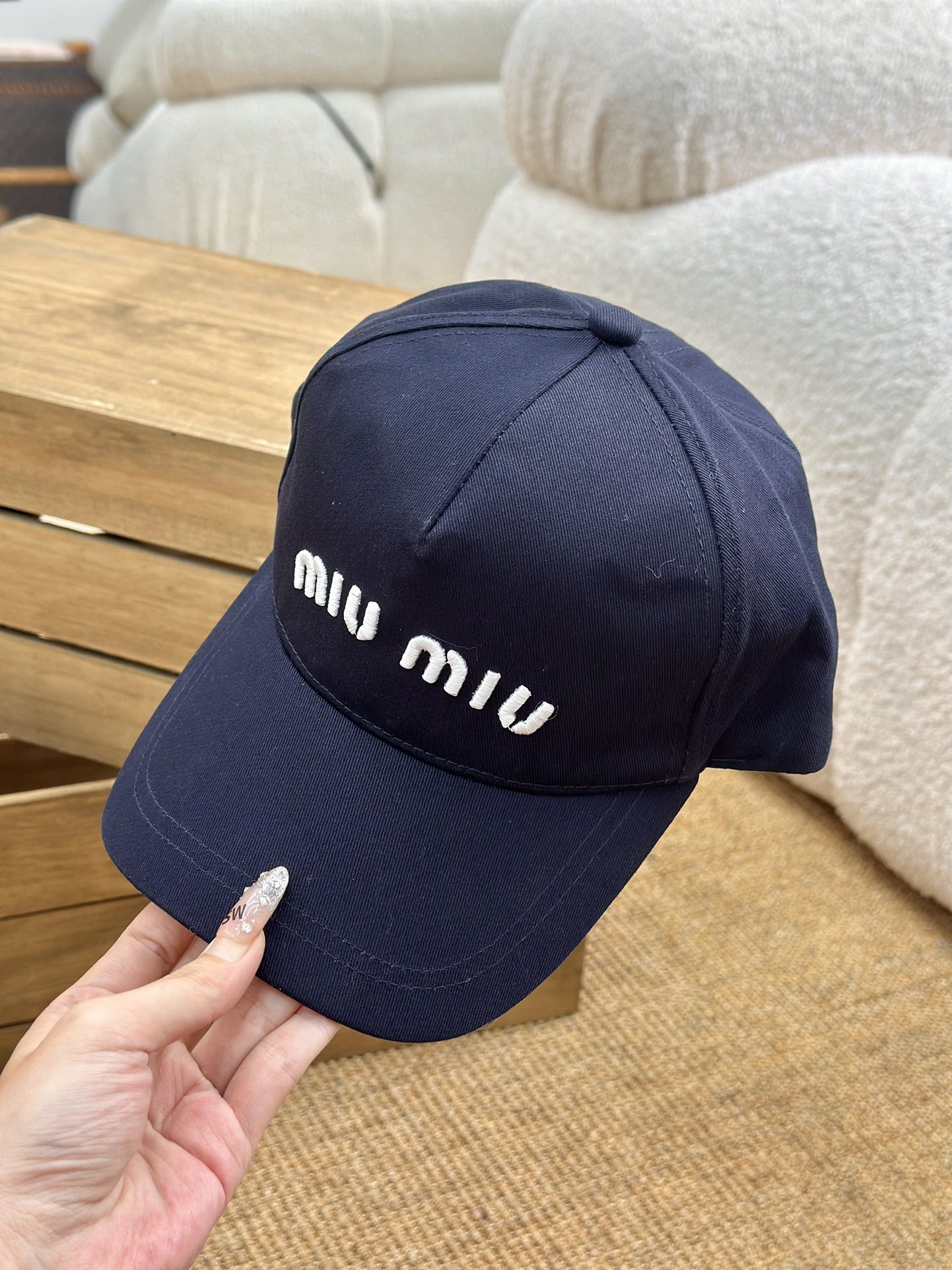 Miu Miu cap crafted with detailed embroidery at the front - Comprehensive 6